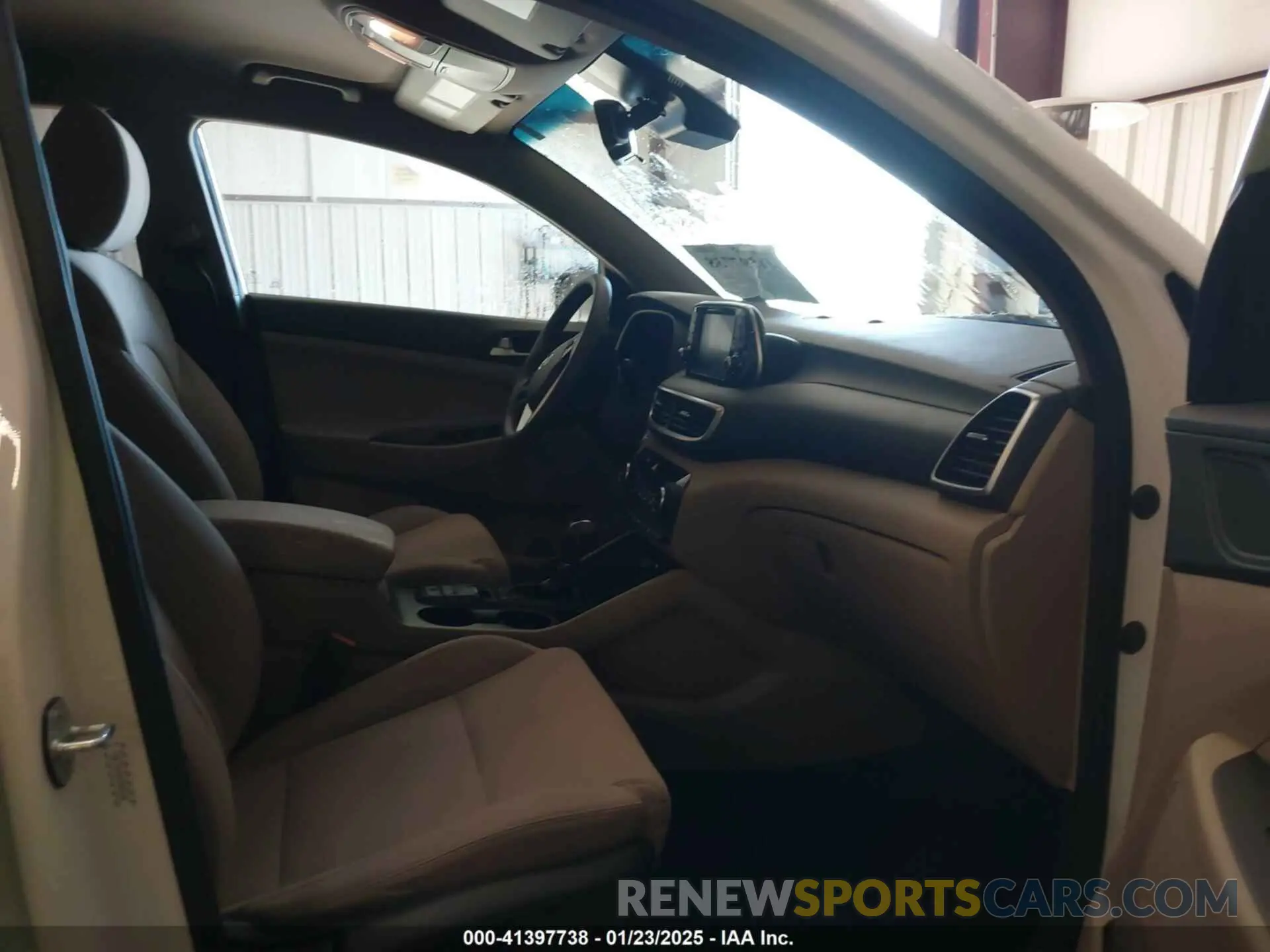 5 fotografías del automóvil dañado KM8J33A46KU066106 HYUNDAI TUCSON 2019