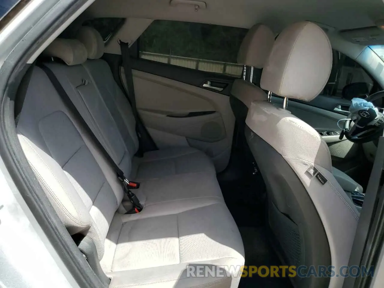 11 fotografías del automóvil dañado KM8J33A46KU848101 HYUNDAI TUCSON 2019