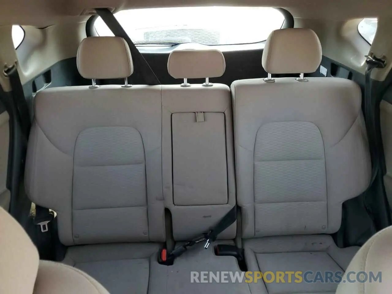 10 fotografías del automóvil dañado KM8J33A46KU861530 HYUNDAI TUCSON 2019