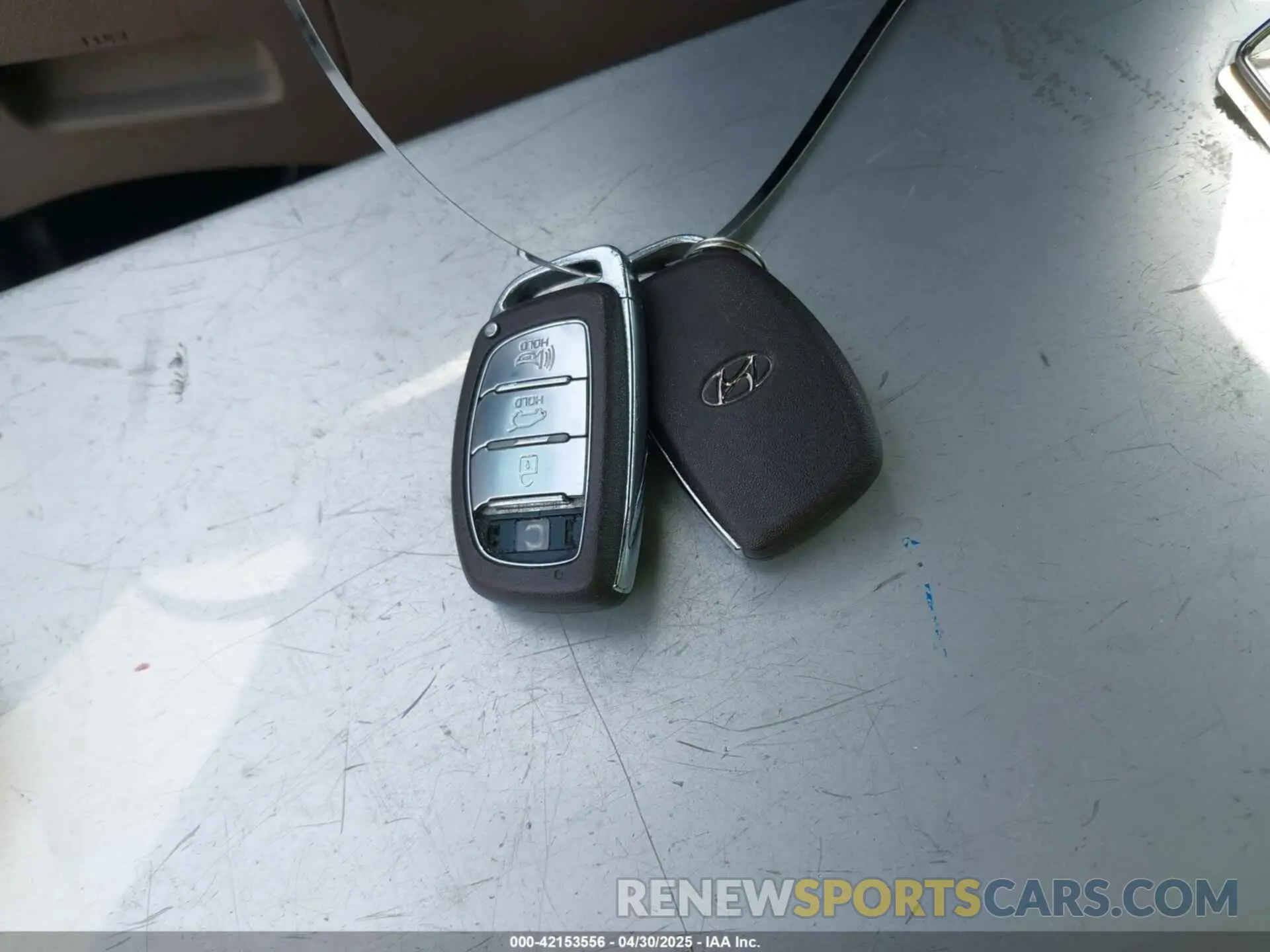 11 fotografías del automóvil dañado KM8J33AL5KU021603 HYUNDAI TUCSON 2019