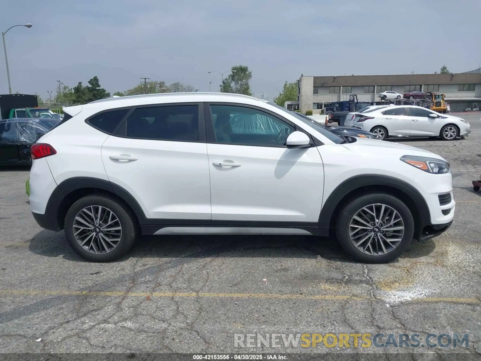 13 fotografías del automóvil dañado KM8J33AL5KU021603 HYUNDAI TUCSON 2019