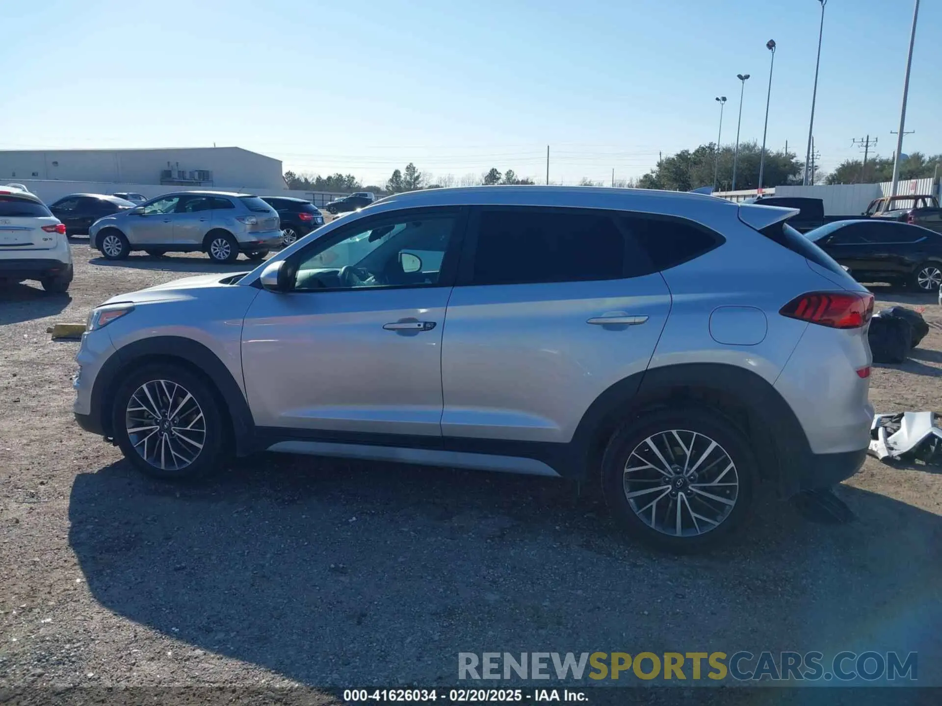 15 fotografías del automóvil dañado KM8J33AL6KU988298 HYUNDAI TUCSON 2019