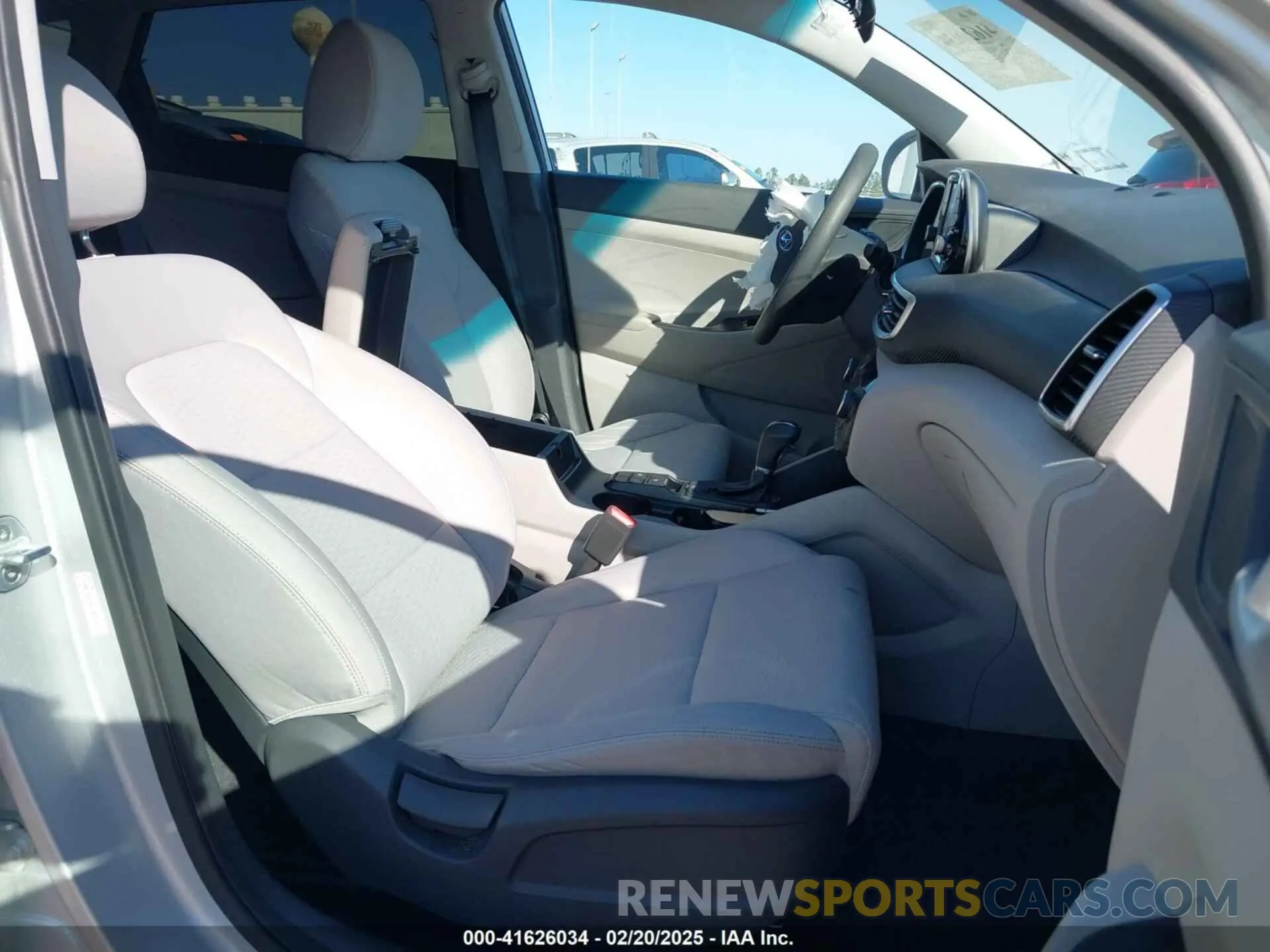5 fotografías del automóvil dañado KM8J33AL6KU988298 HYUNDAI TUCSON 2019