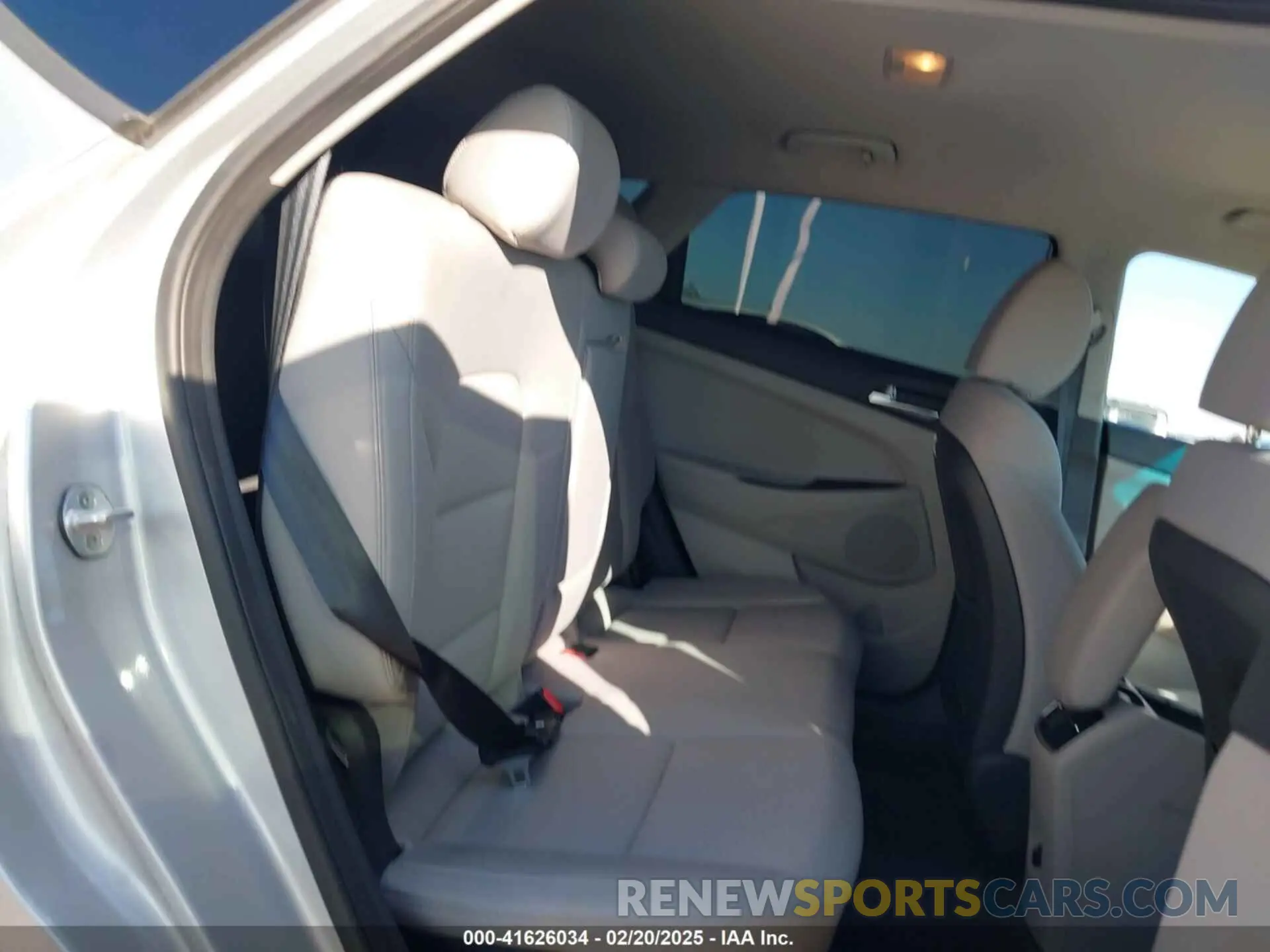 8 fotografías del automóvil dañado KM8J33AL6KU988298 HYUNDAI TUCSON 2019