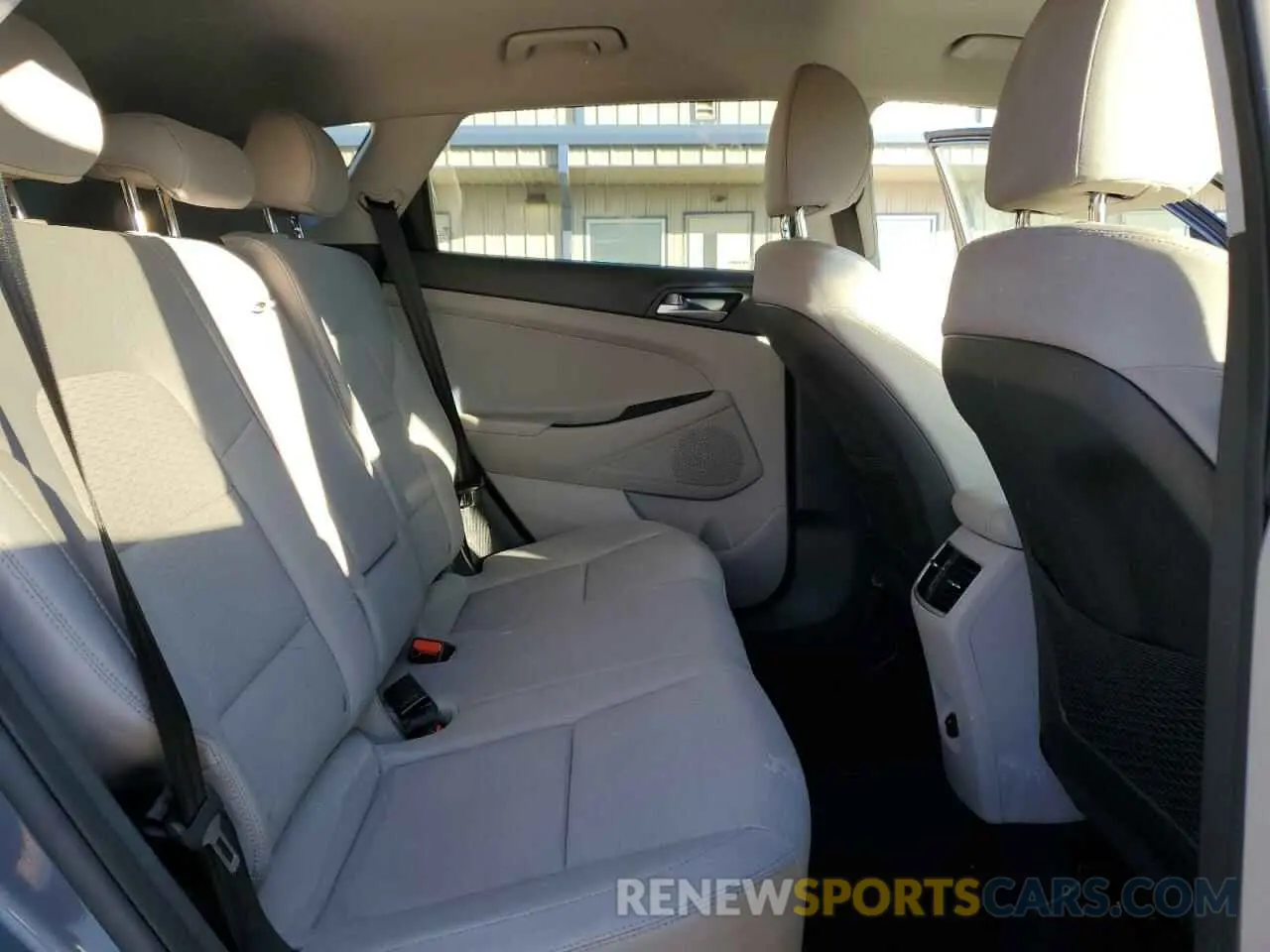 11 fotografías del automóvil dañado KM8J33AL7KU950109 HYUNDAI TUCSON 2019