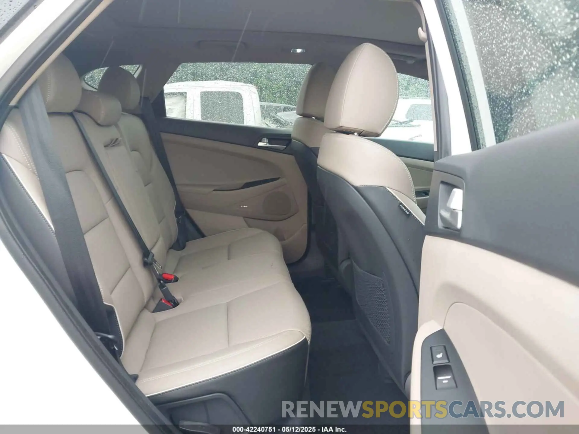 8 fotografías del automóvil dañado KM8J33AL8KU903140 HYUNDAI TUCSON 2019