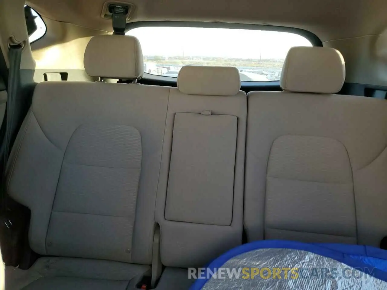 10 fotografías del automóvil dañado KM8J33AL9KU052689 HYUNDAI TUCSON 2019