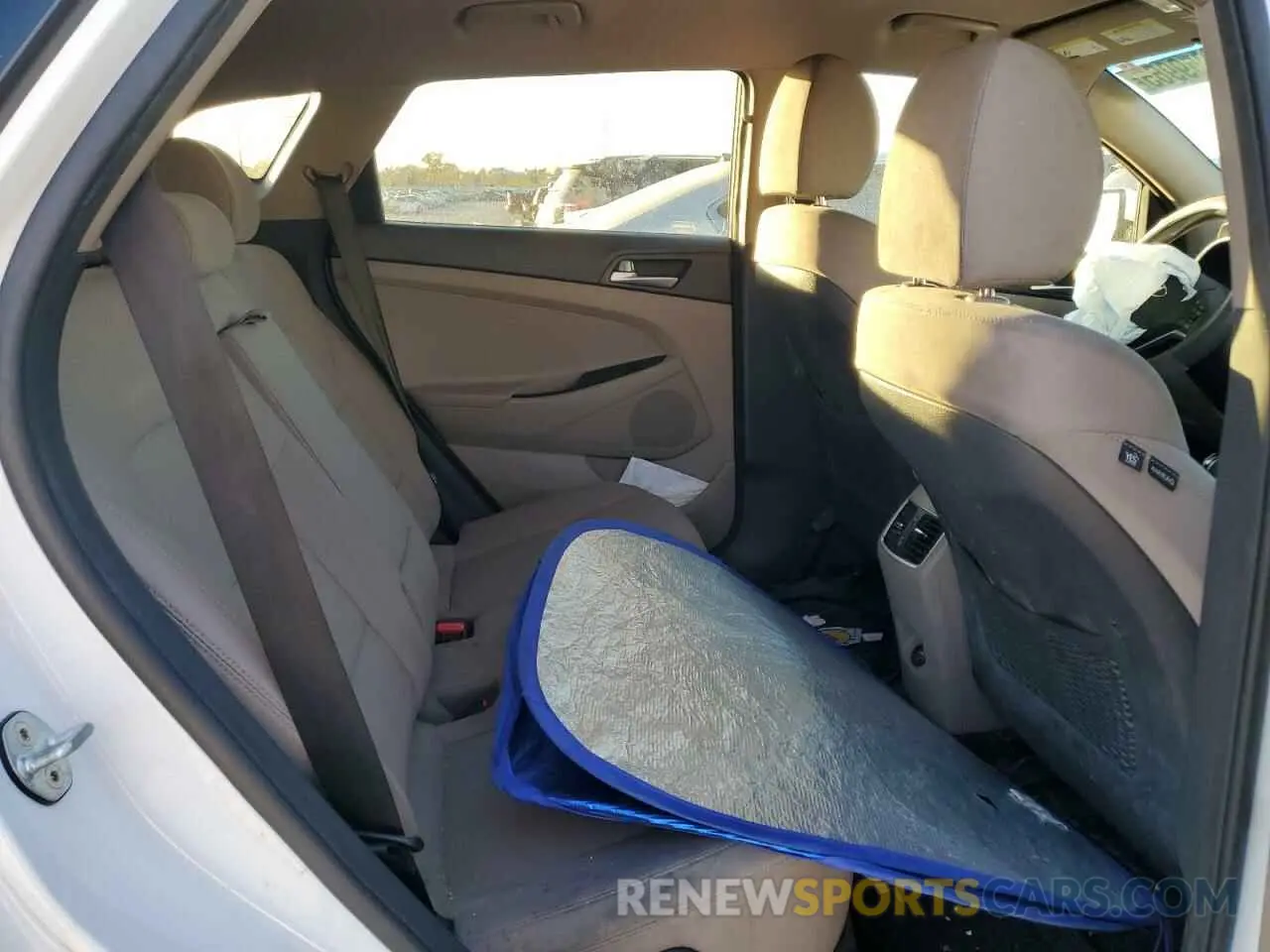 11 fotografías del automóvil dañado KM8J33AL9KU052689 HYUNDAI TUCSON 2019