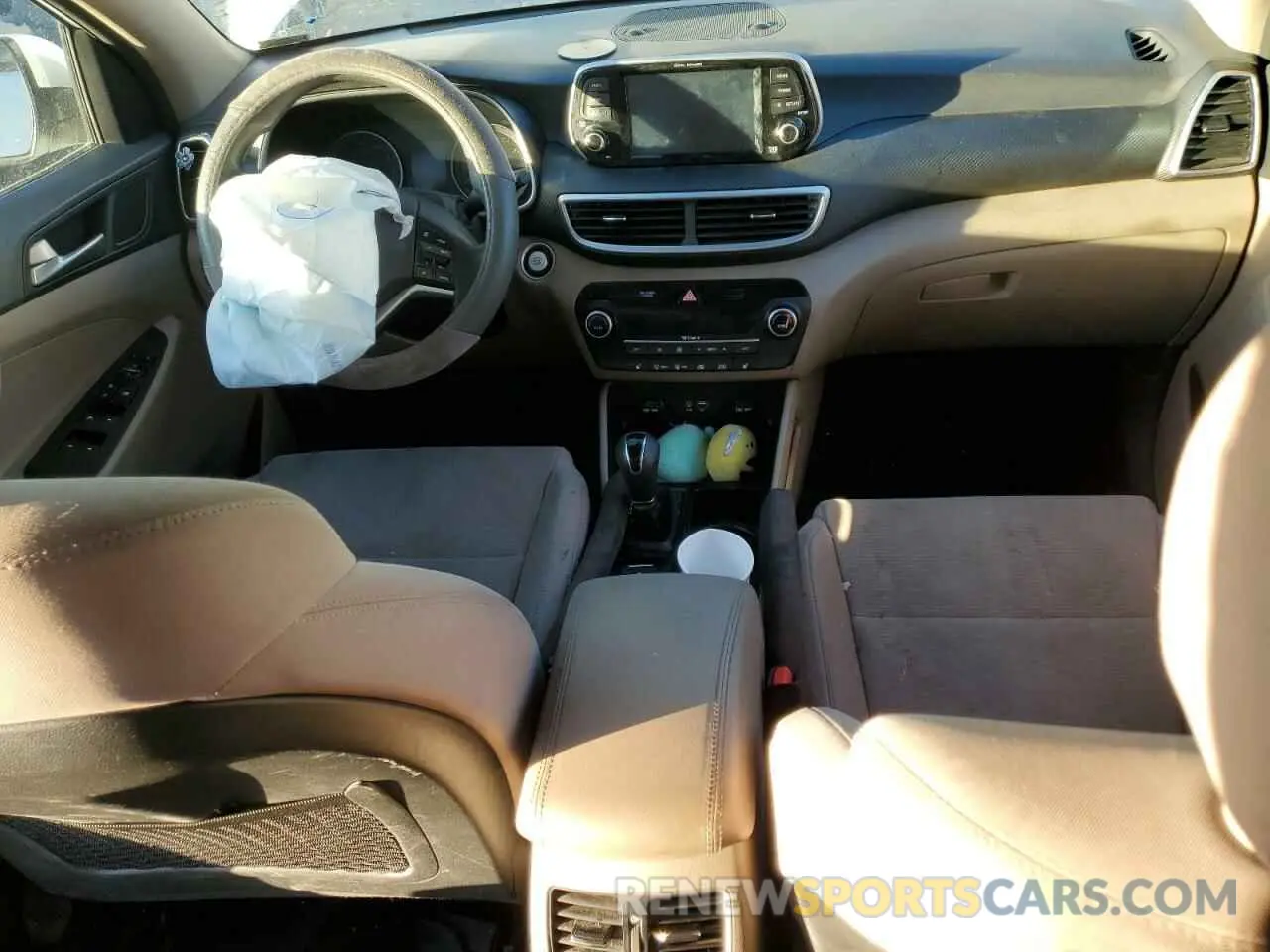 8 fotografías del automóvil dañado KM8J33AL9KU052689 HYUNDAI TUCSON 2019