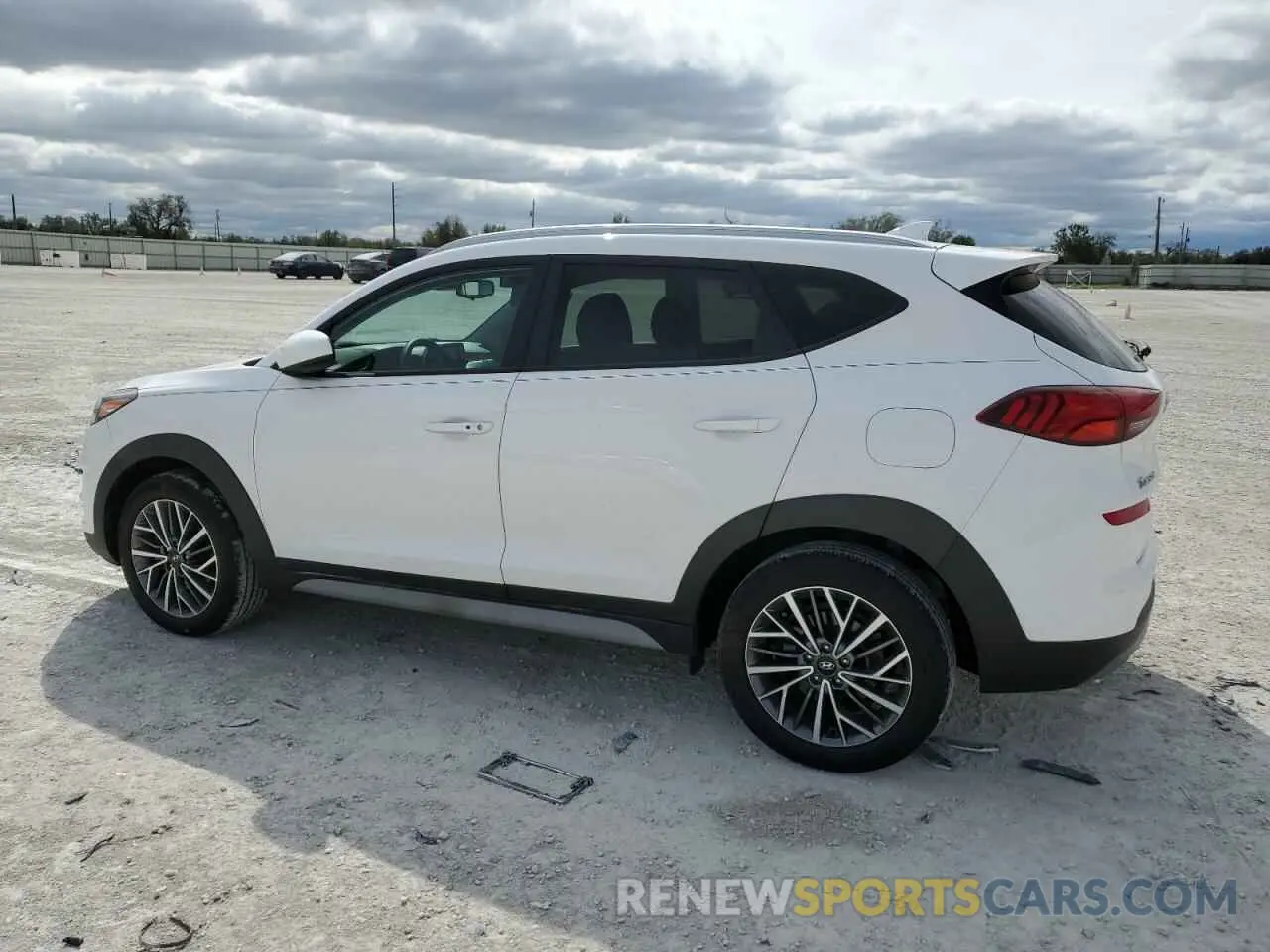 2 fotografías del automóvil dañado KM8J33AL9KU055317 HYUNDAI TUCSON 2019