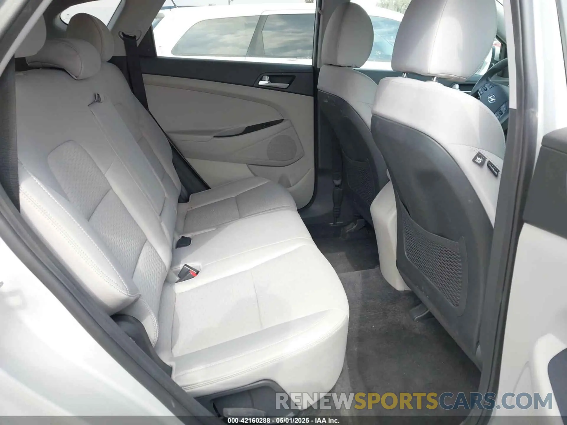 8 fotografías del automóvil dañado KM8J3CA46KU962082 HYUNDAI TUCSON 2019