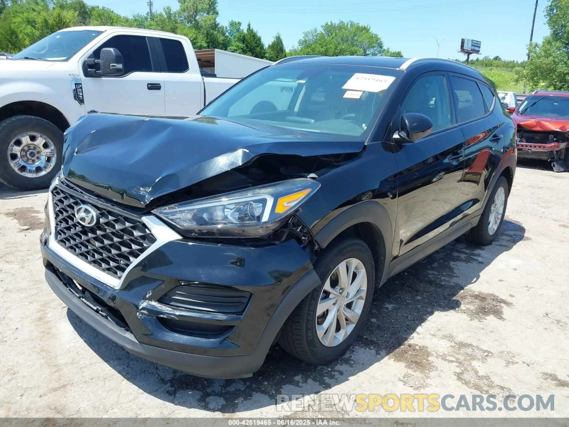 2 fotografías del automóvil dañado KM8J3CA47KU953312 HYUNDAI TUCSON 2019