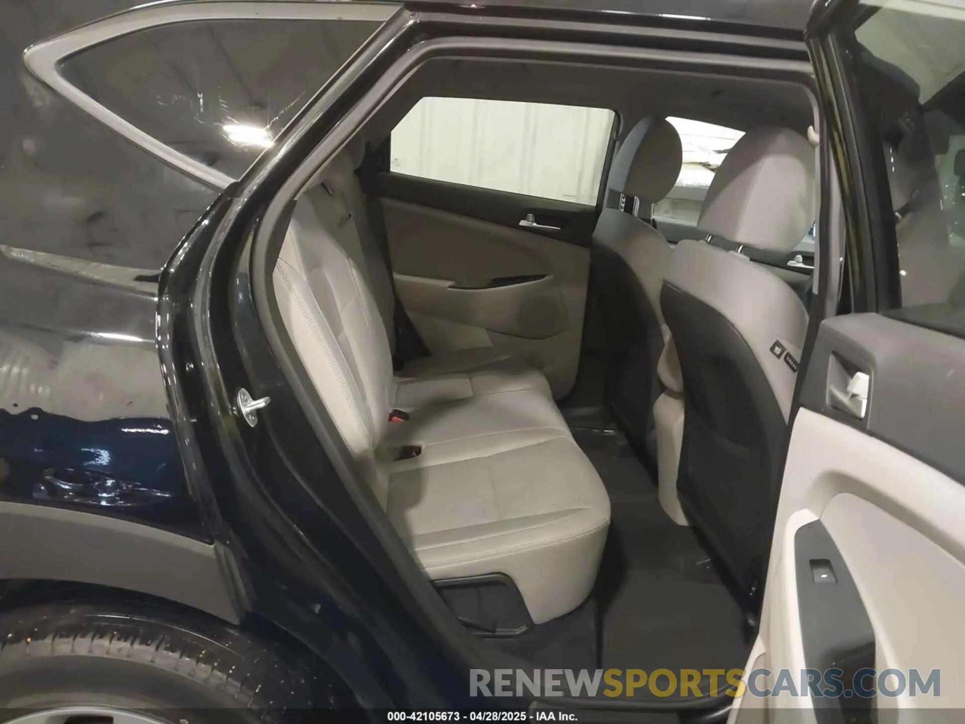 8 fotografías del automóvil dañado KM8J3CA48KU075082 HYUNDAI TUCSON 2019