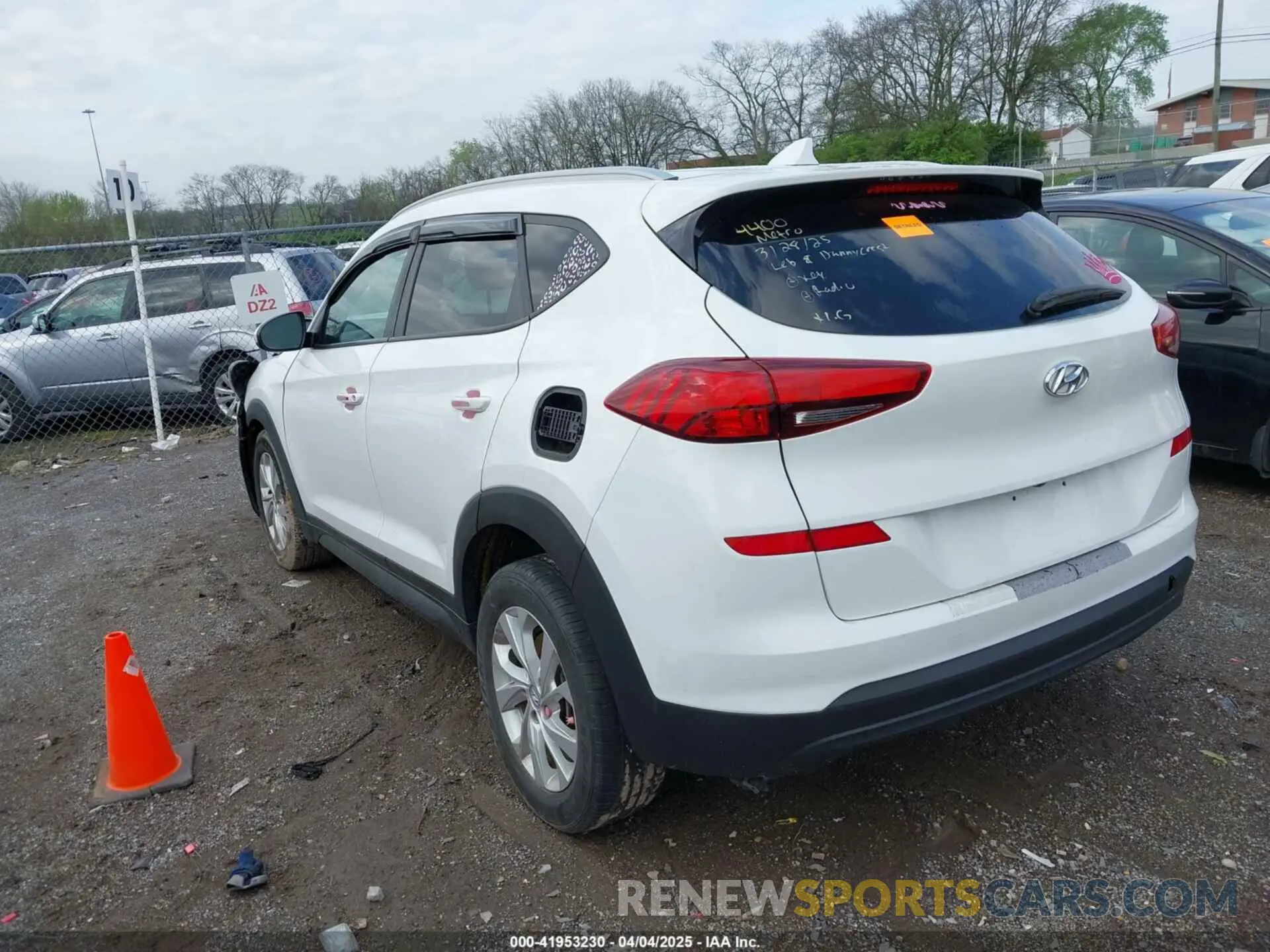 3 fotografías del automóvil dañado KM8J3CA49KU954400 HYUNDAI TUCSON 2019