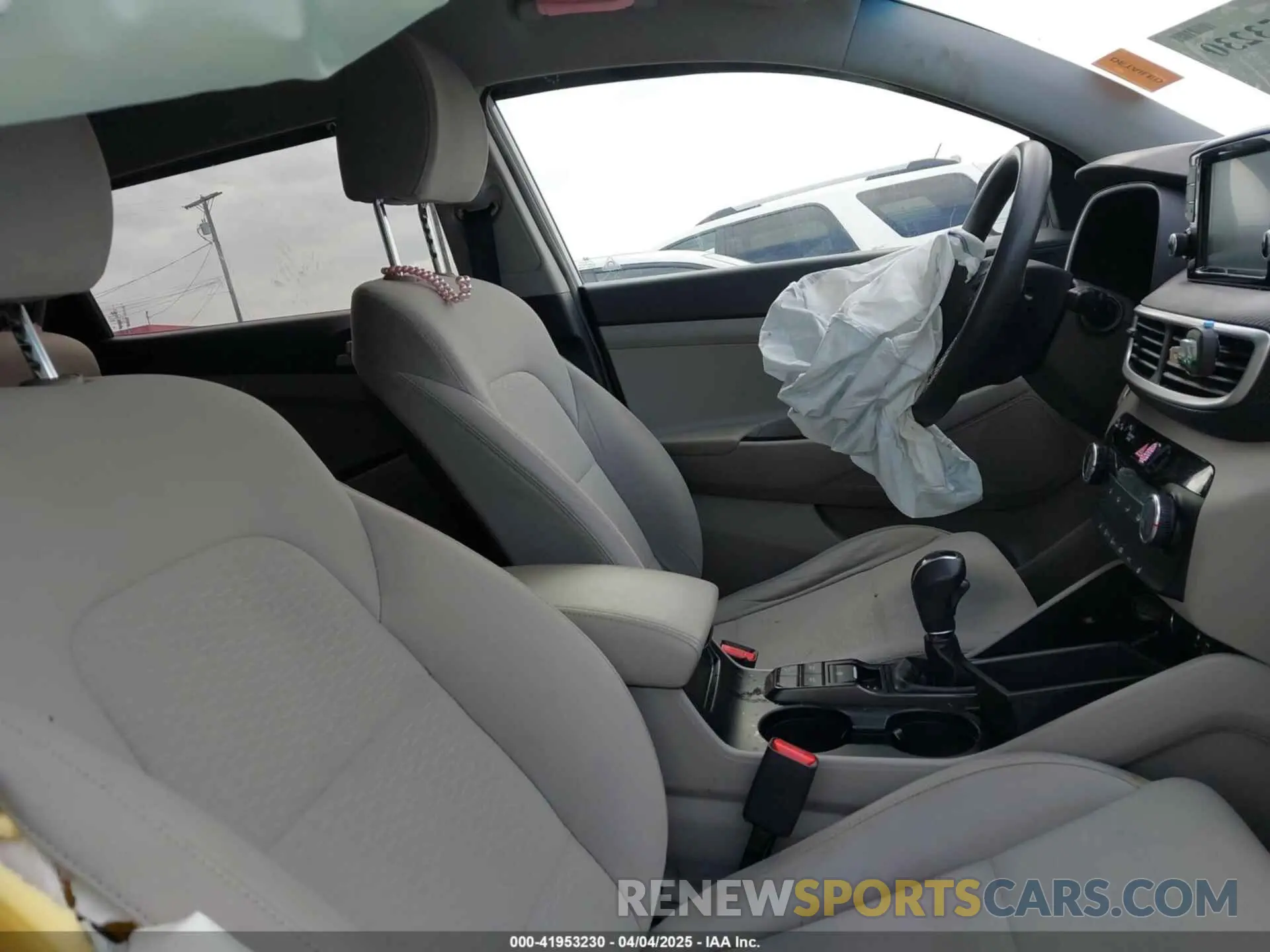 5 fotografías del automóvil dañado KM8J3CA49KU954400 HYUNDAI TUCSON 2019