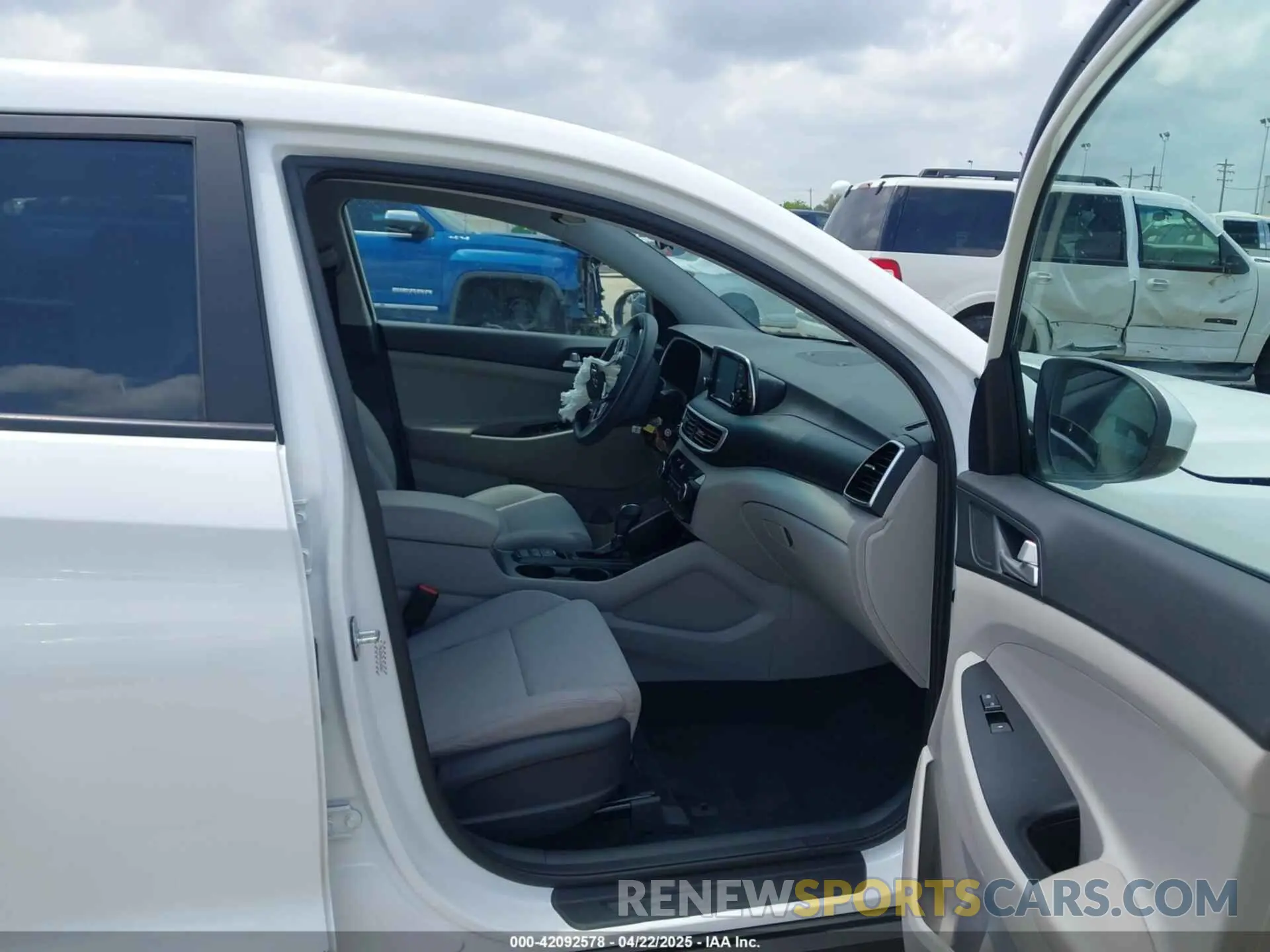 5 fotografías del automóvil dañado KM8J23A45LU102453 HYUNDAI TUCSON 2020