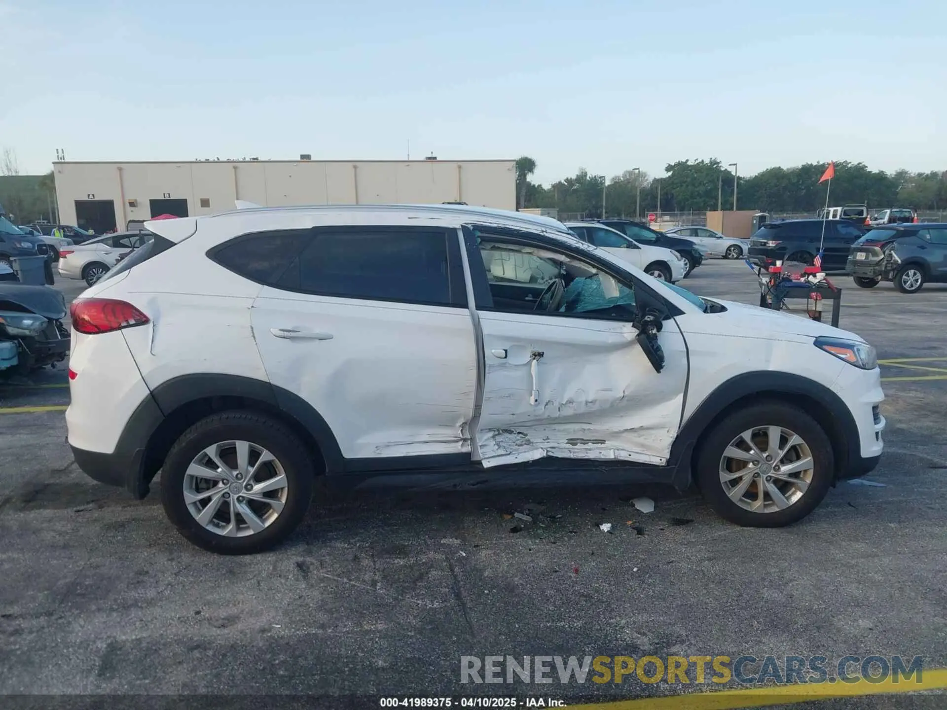 12 fotografías del automóvil dañado KM8J33A44LU272445 HYUNDAI TUCSON 2020