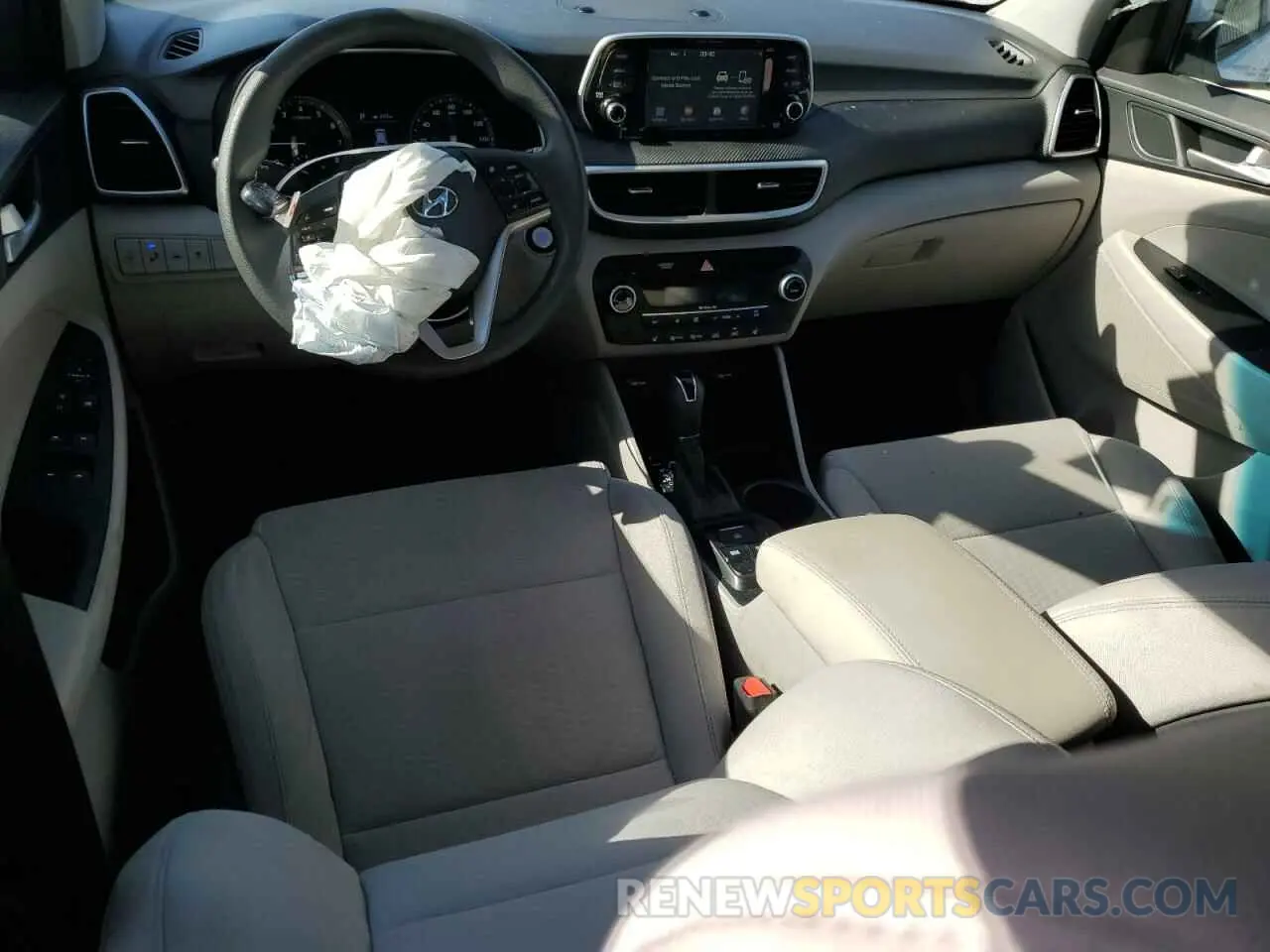 8 fotografías del automóvil dañado KM8J33AL7LU231959 HYUNDAI TUCSON 2020