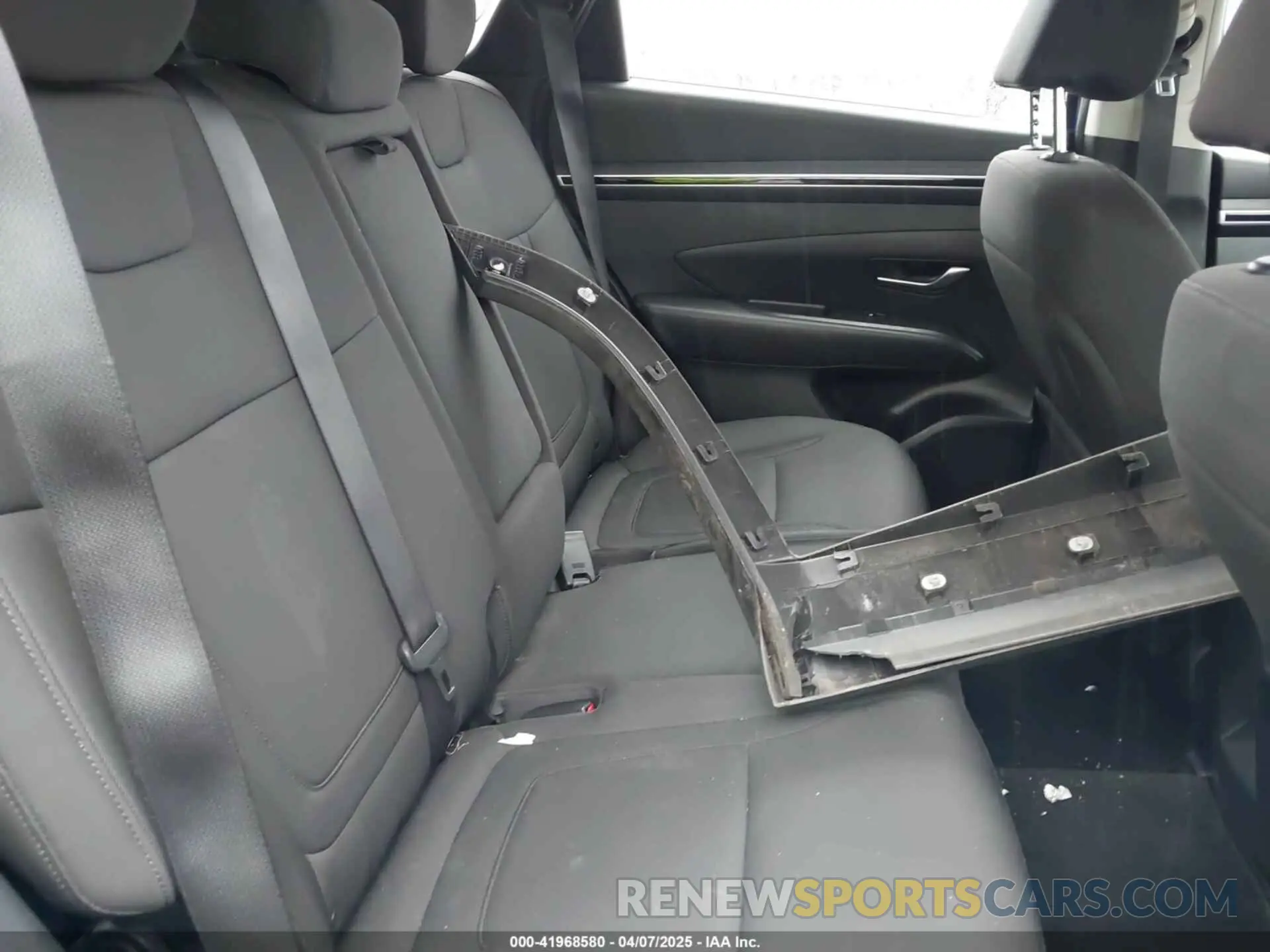 8 fotografías del automóvil dañado 5NMJA3AE6NH002176 HYUNDAI TUCSON 2022