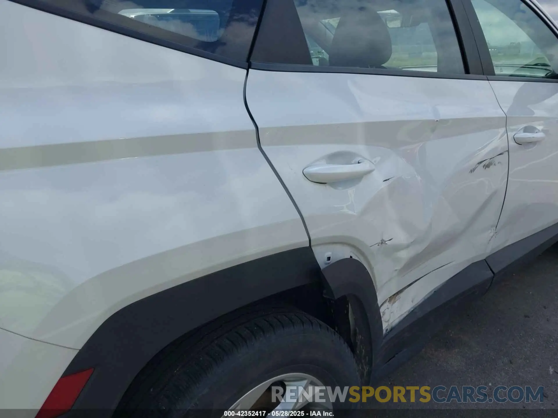 17 fotografías del automóvil dañado 5NMJACAE1NH079814 HYUNDAI TUCSON 2022
