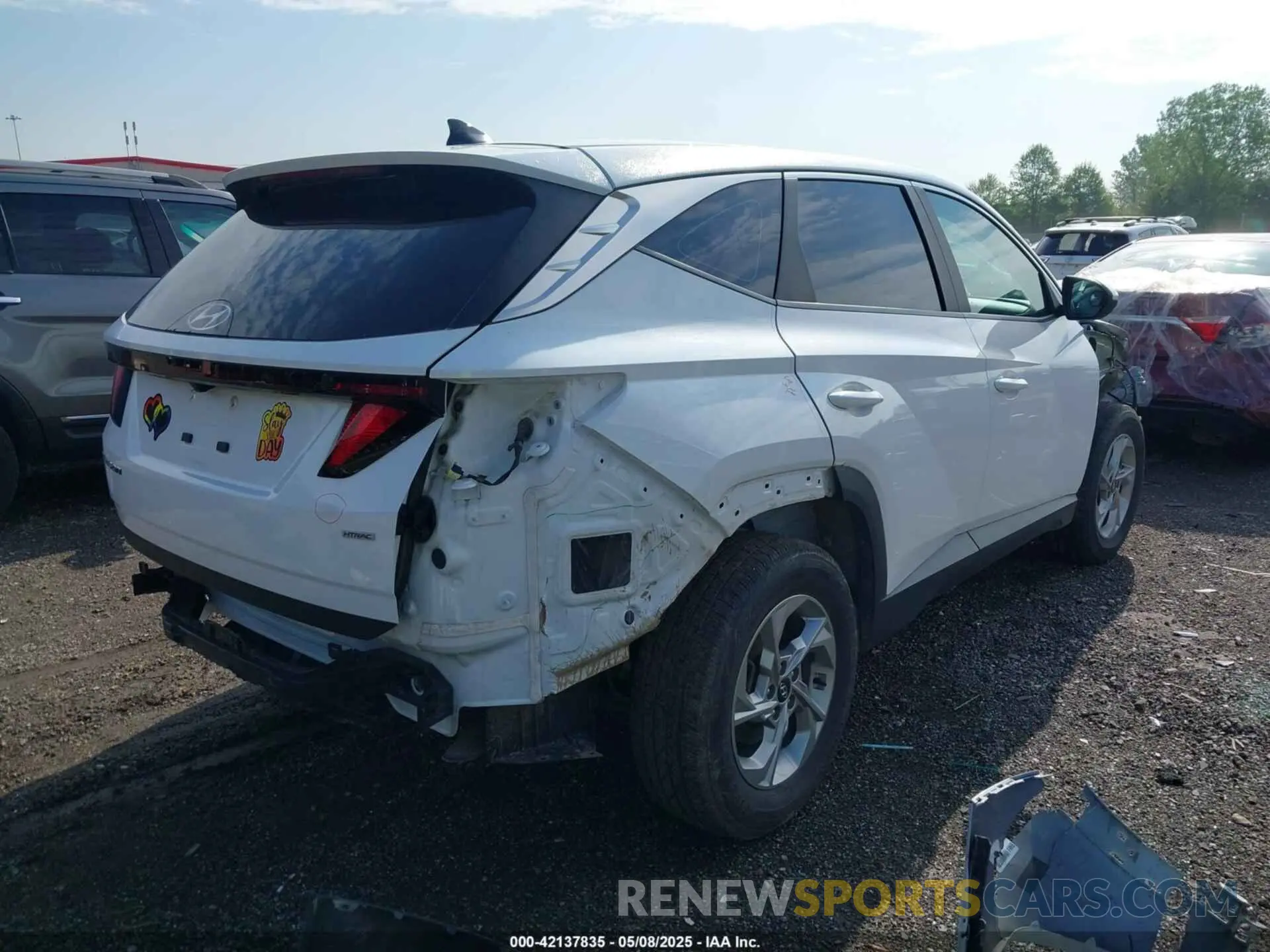 4 fotografías del automóvil dañado 5NMJACAE3NH012650 HYUNDAI TUCSON 2022
