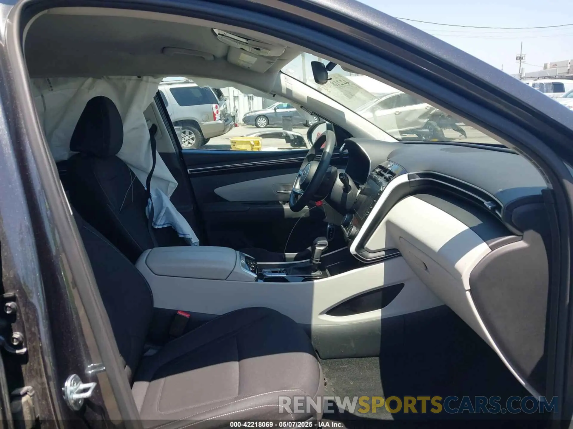 5 fotografías del automóvil dañado 5NMJB3AE2NH003015 HYUNDAI TUCSON 2022
