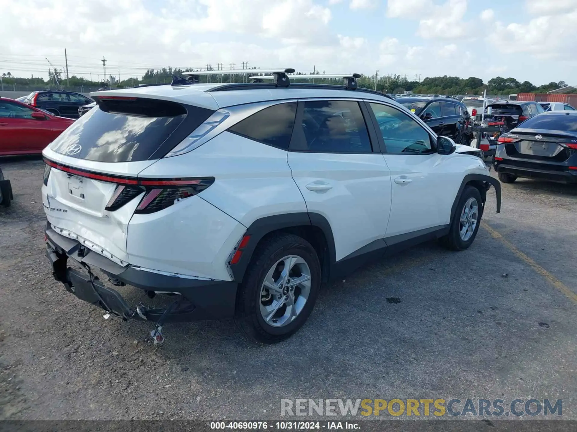4 fotografías del automóvil dañado 5NMJB3AE3NH110641 HYUNDAI TUCSON 2022