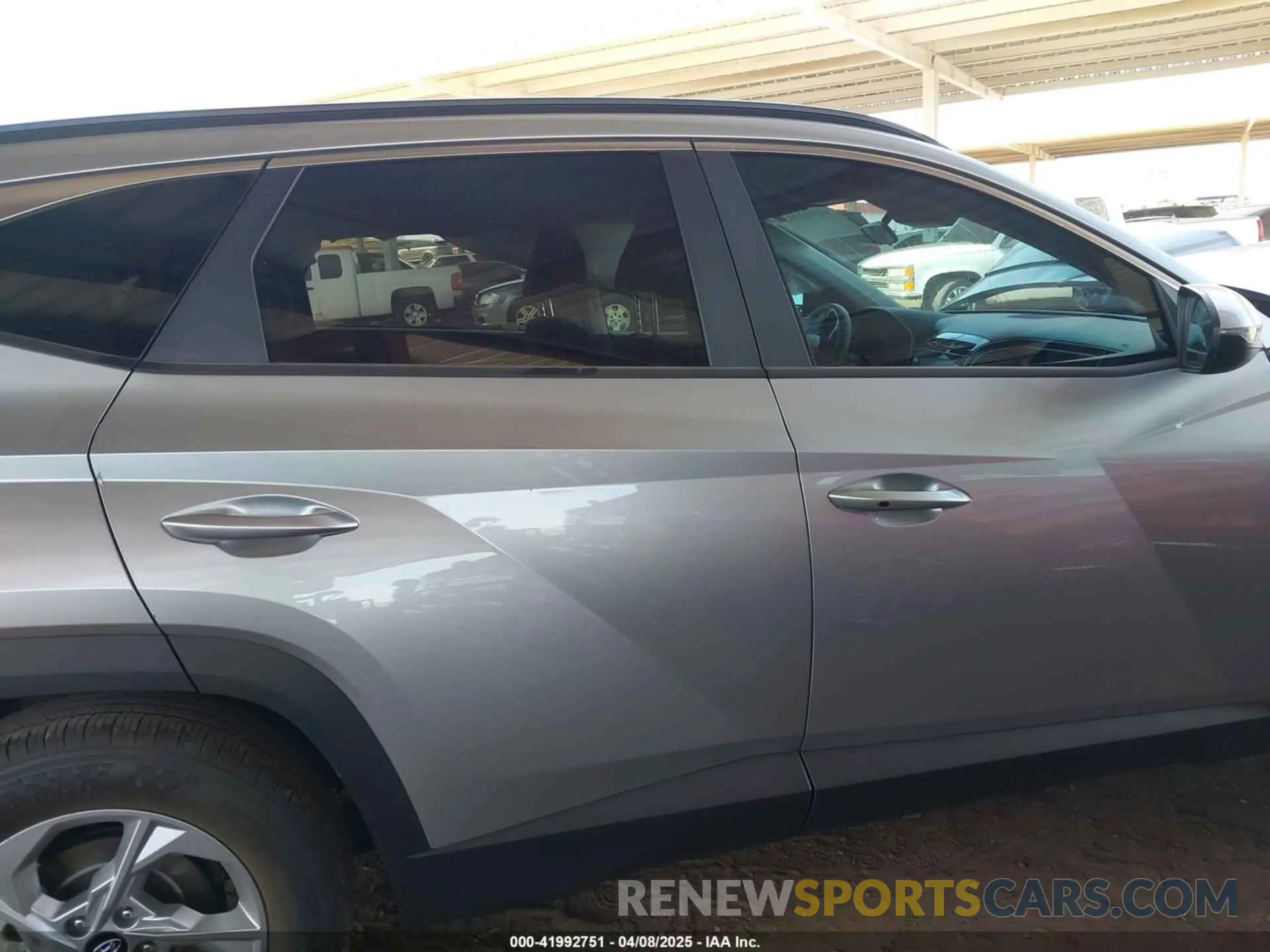 14 fotografías del automóvil dañado 5NMJB3AE4NH154440 HYUNDAI TUCSON 2022