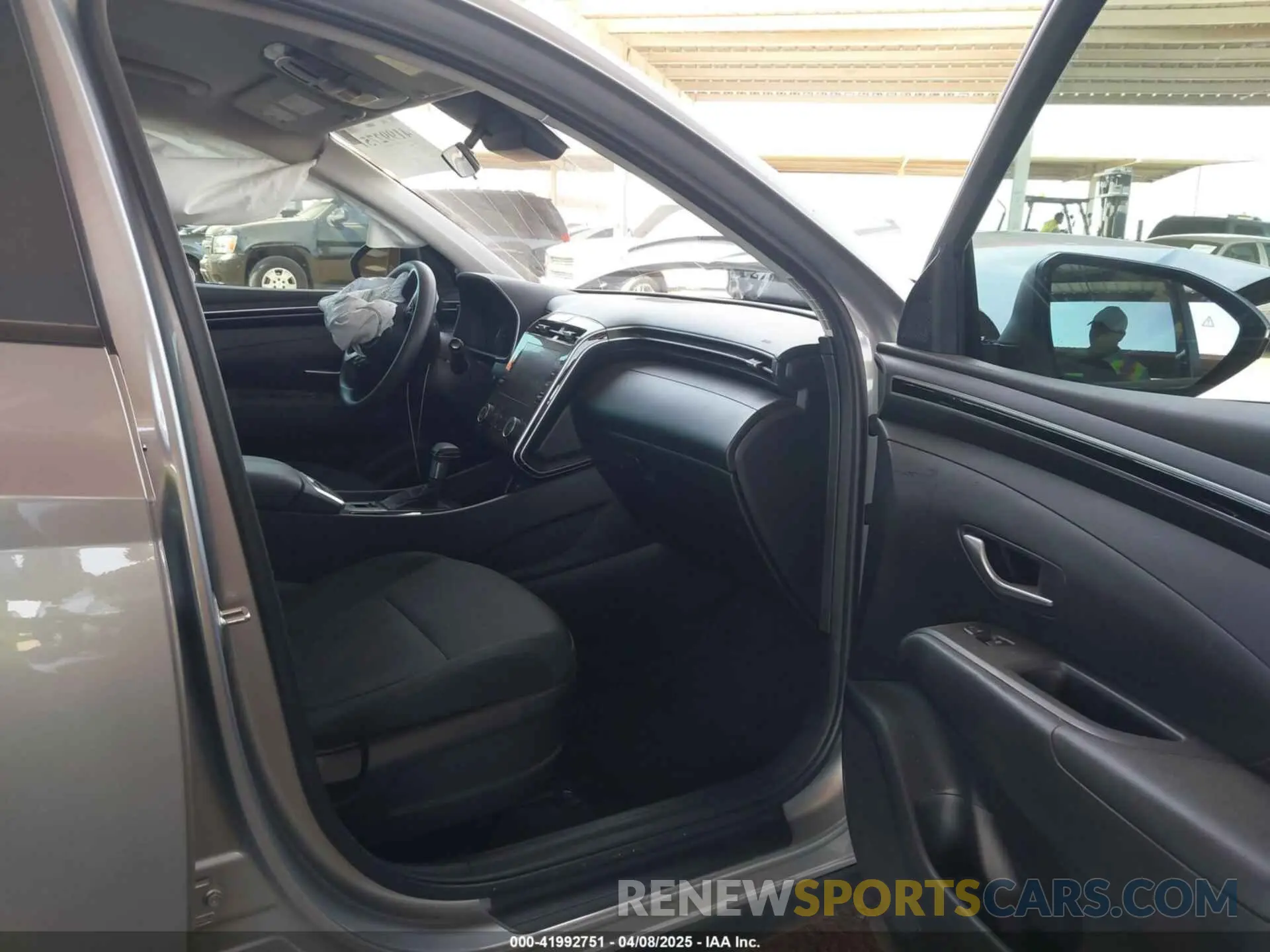 5 fotografías del automóvil dañado 5NMJB3AE4NH154440 HYUNDAI TUCSON 2022