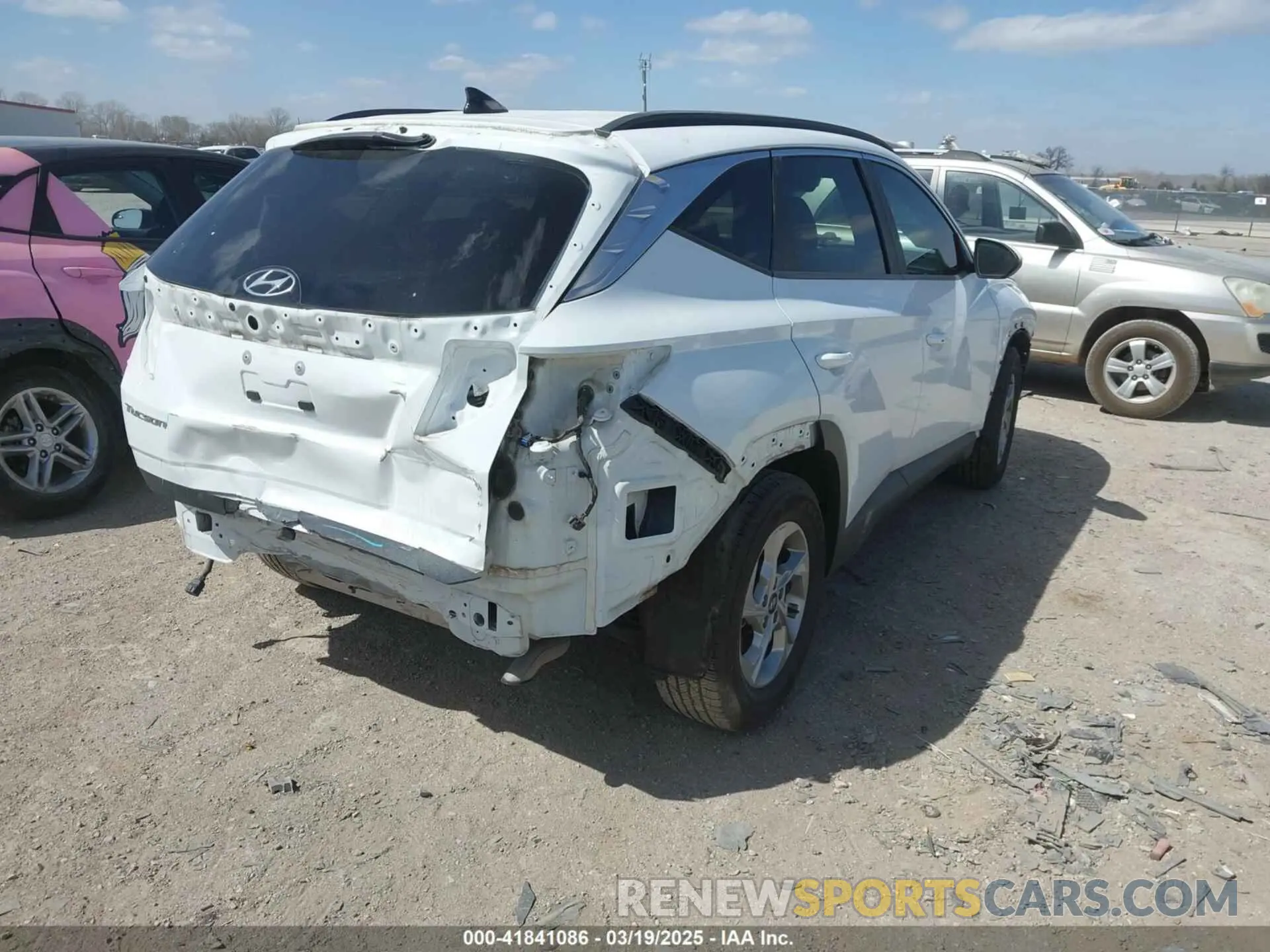 4 fotografías del automóvil dañado 5NMJB3AE5NH003705 HYUNDAI TUCSON 2022