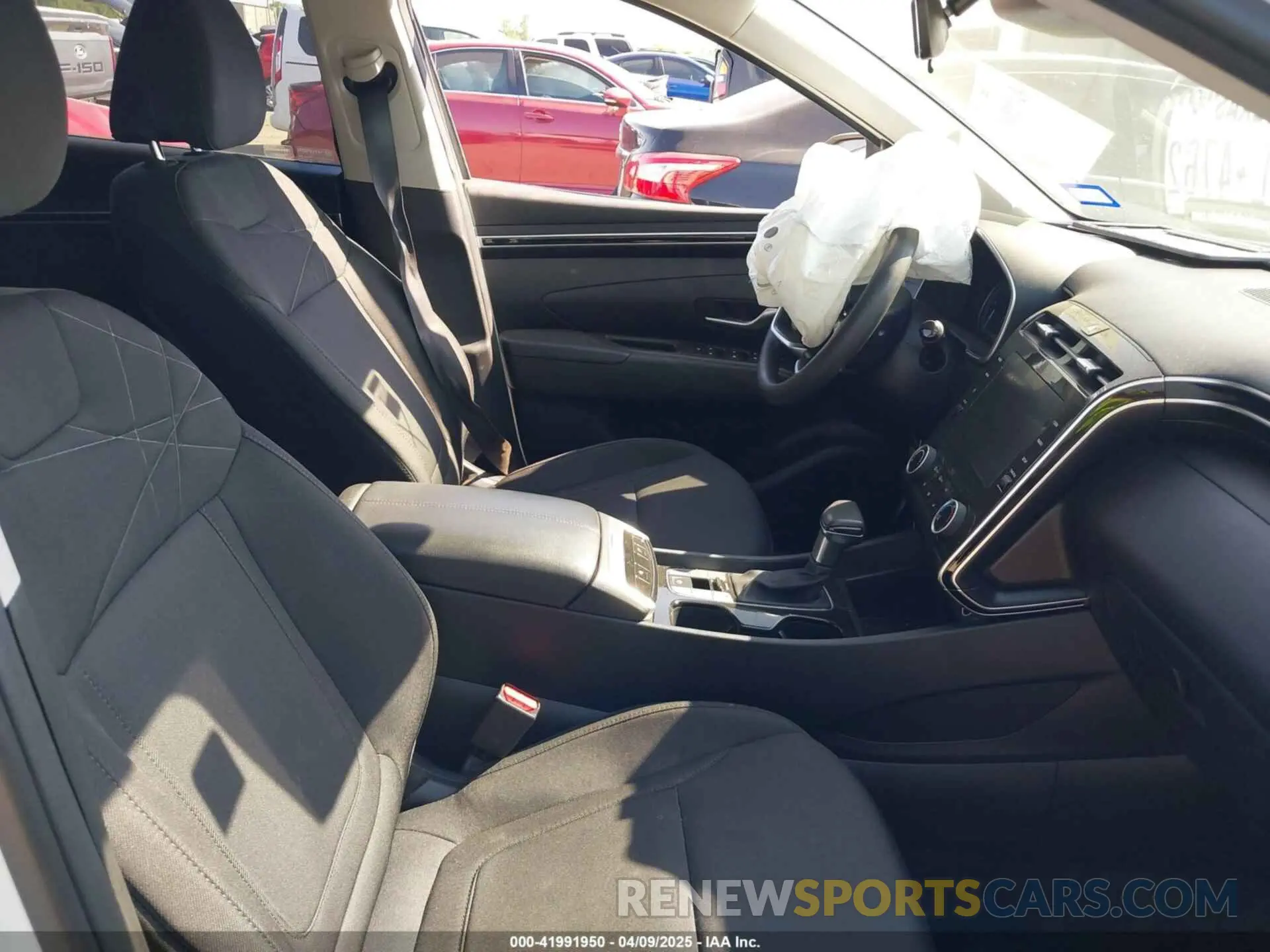 5 fotografías del automóvil dañado 5NMJB3AE5NH161137 HYUNDAI TUCSON 2022