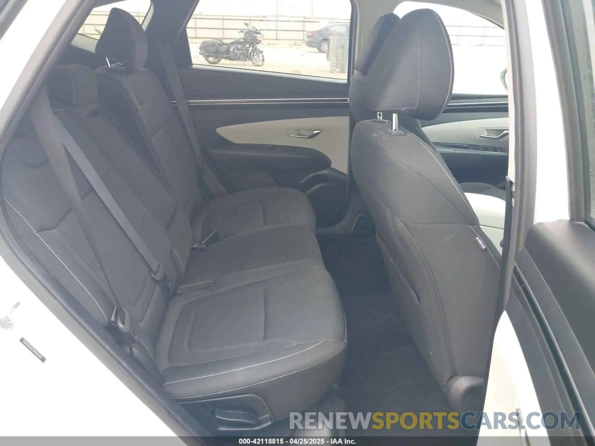 8 fotografías del automóvil dañado 5NMJB3AE7NH082889 HYUNDAI TUCSON 2022