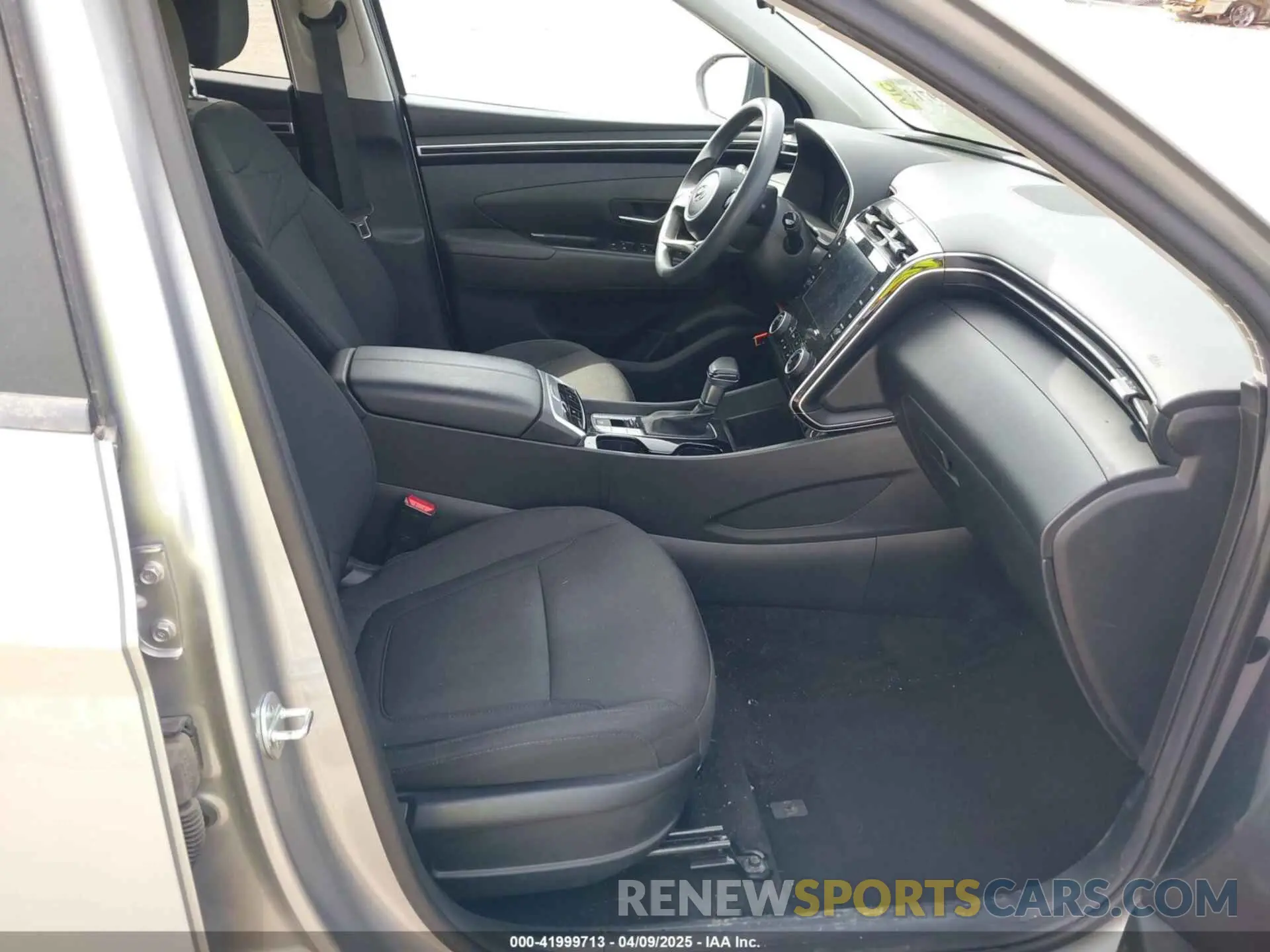 5 fotografías del automóvil dañado 5NMJB3AE8NH082500 HYUNDAI TUCSON 2022