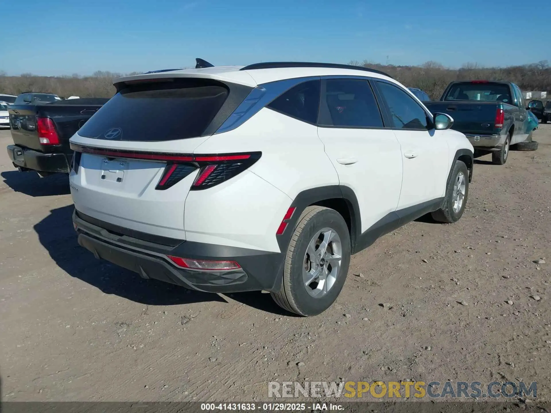 4 fotografías del automóvil dañado 5NMJB3AE8NH115592 HYUNDAI TUCSON 2022