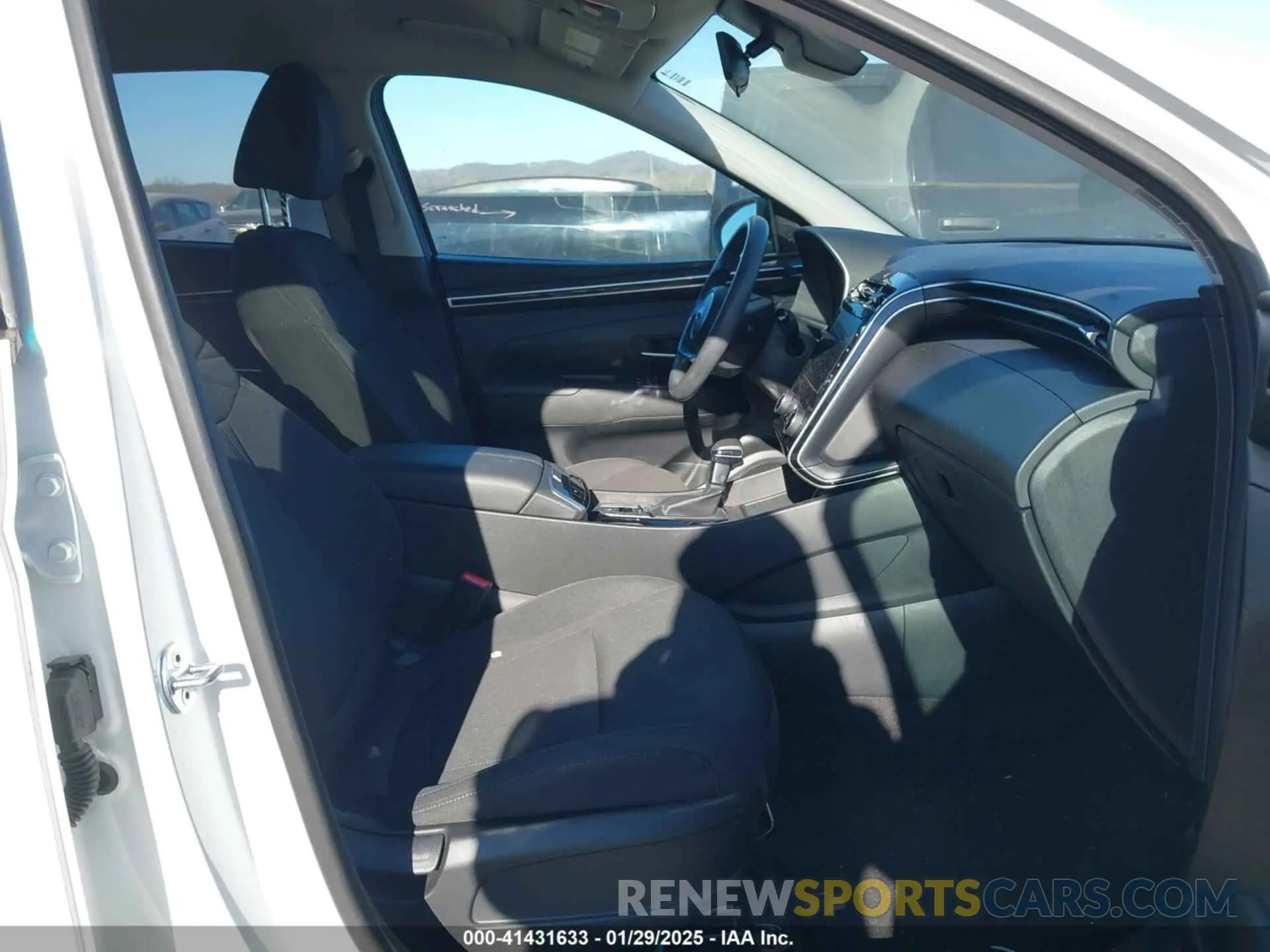 5 fotografías del automóvil dañado 5NMJB3AE8NH115592 HYUNDAI TUCSON 2022