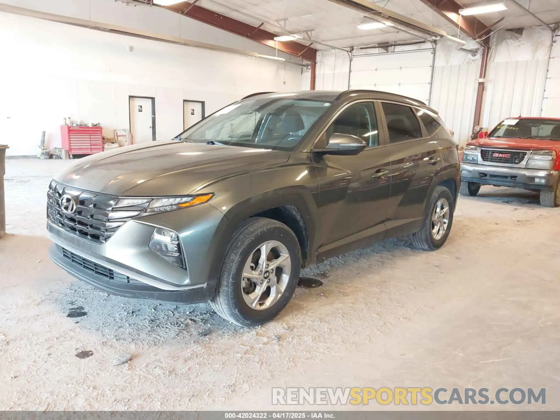 2 fotografías del automóvil dañado 5NMJBCAE1NH117460 HYUNDAI TUCSON 2022