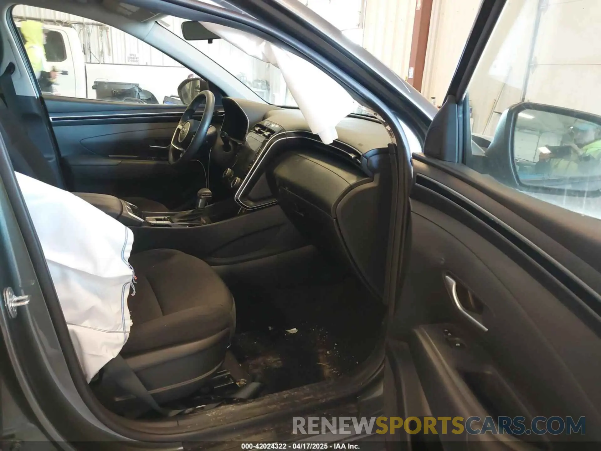 5 fotografías del automóvil dañado 5NMJBCAE1NH117460 HYUNDAI TUCSON 2022