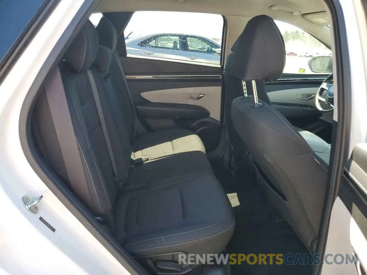 11 fotografías del automóvil dañado 5NMJBCAE1NH121458 HYUNDAI TUCSON 2022