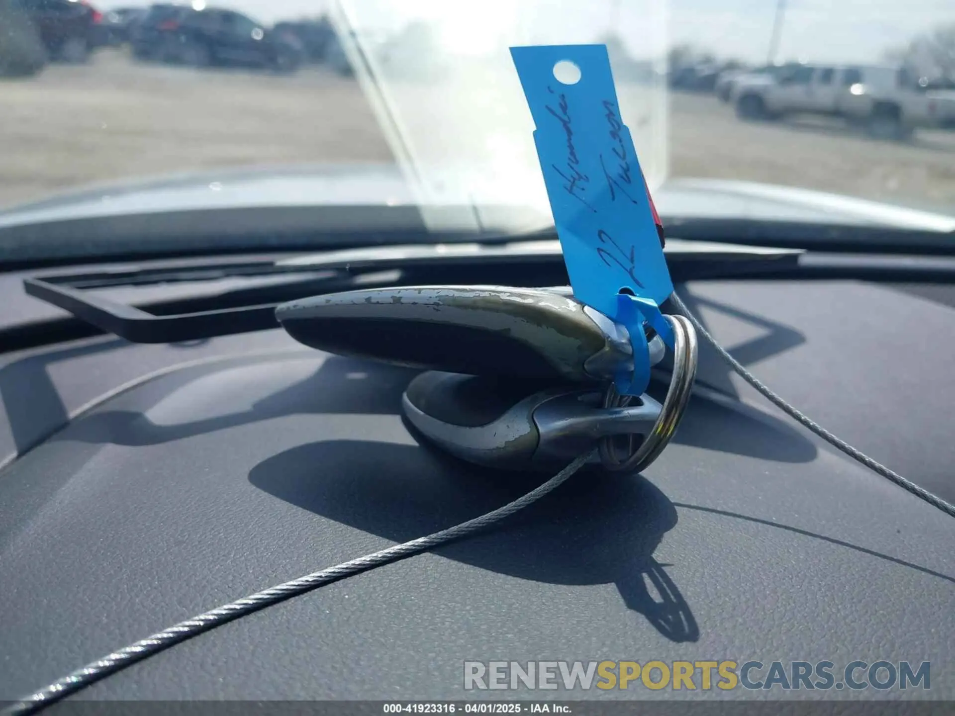 11 fotografías del automóvil dañado 5NMJBCAE8NH007635 HYUNDAI TUCSON 2022