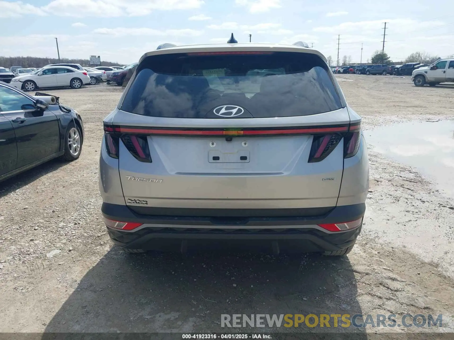 17 fotografías del automóvil dañado 5NMJBCAE8NH007635 HYUNDAI TUCSON 2022