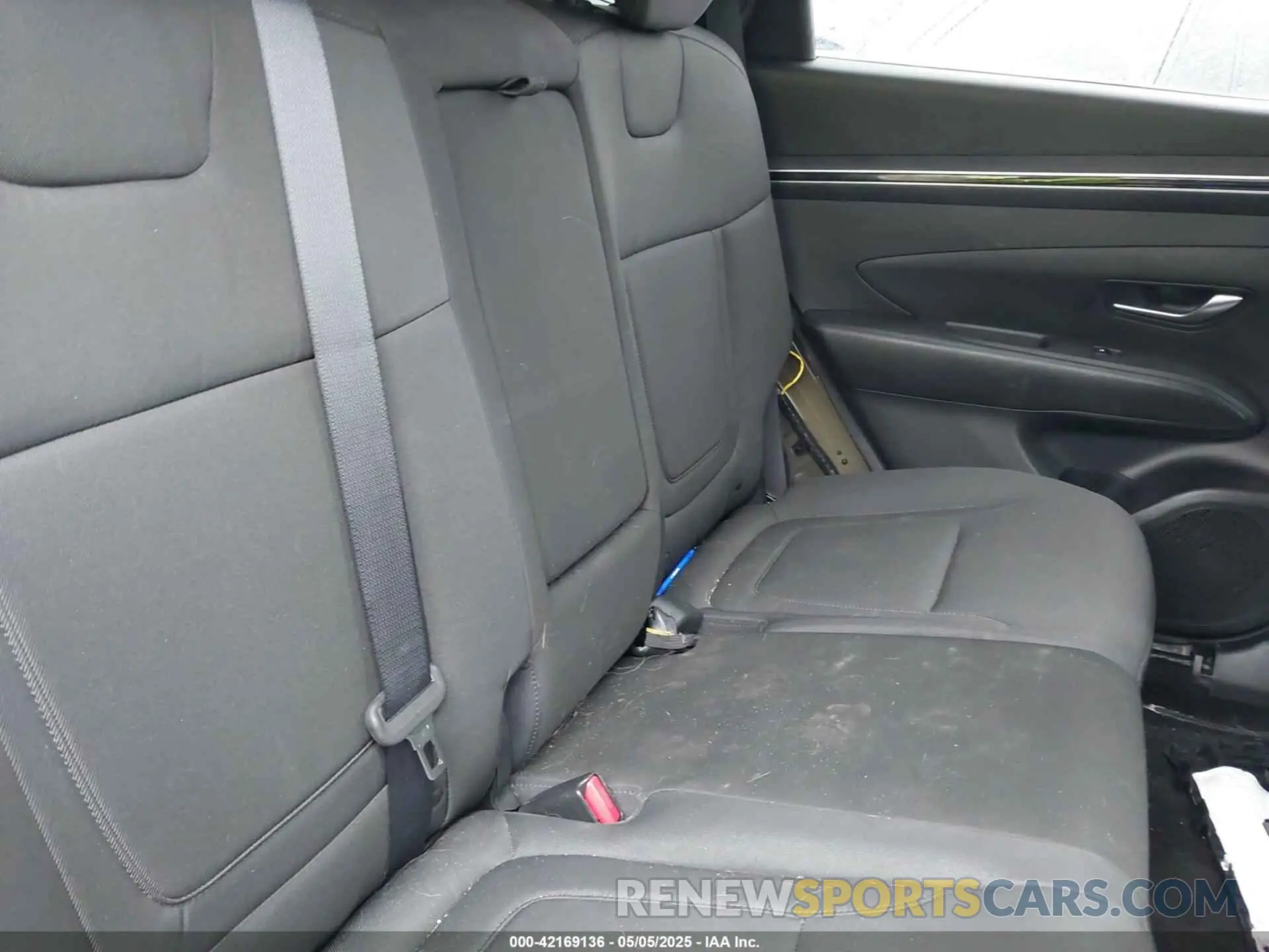 8 fotografías del automóvil dañado 5NMJBCAE9NH015906 HYUNDAI TUCSON 2022