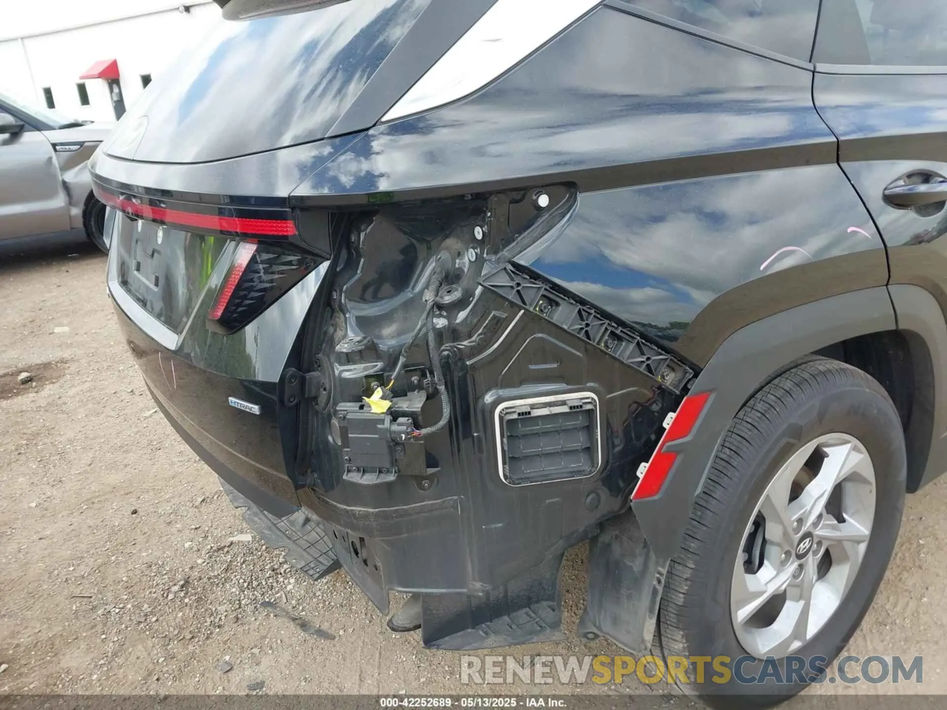 19 fotografías del automóvil dañado 5NMJBCAE9NH038148 HYUNDAI TUCSON 2022