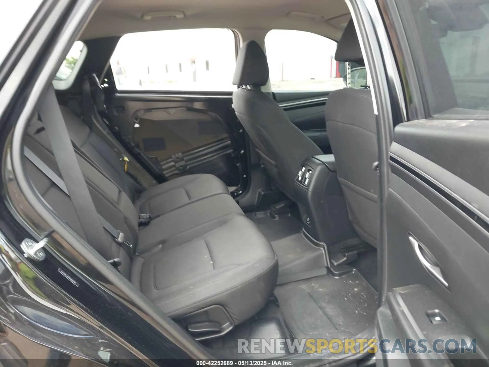 8 fotografías del automóvil dañado 5NMJBCAE9NH038148 HYUNDAI TUCSON 2022