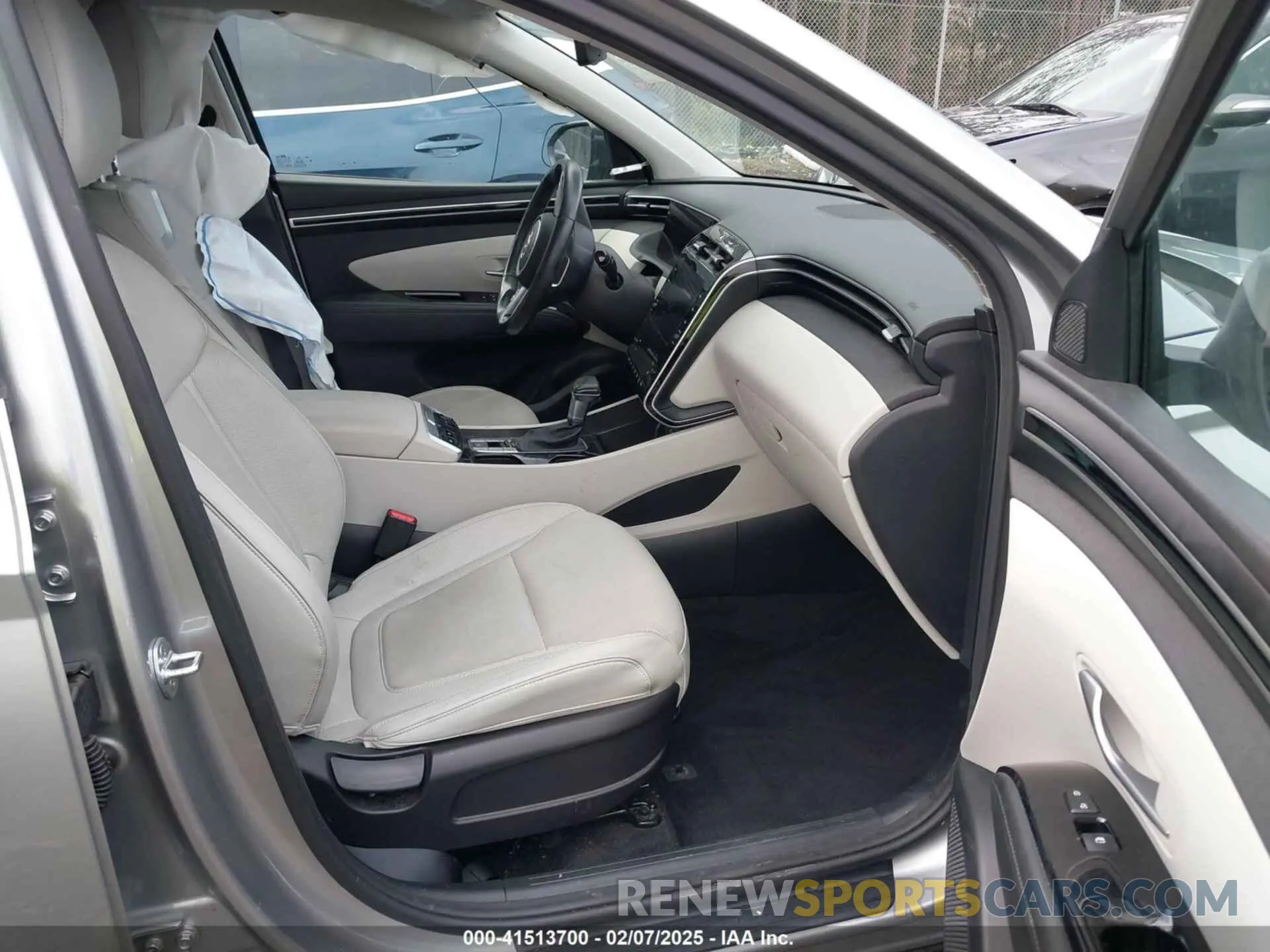 5 fotografías del automóvil dañado 5NMJC3AE0NH014592 HYUNDAI TUCSON 2022