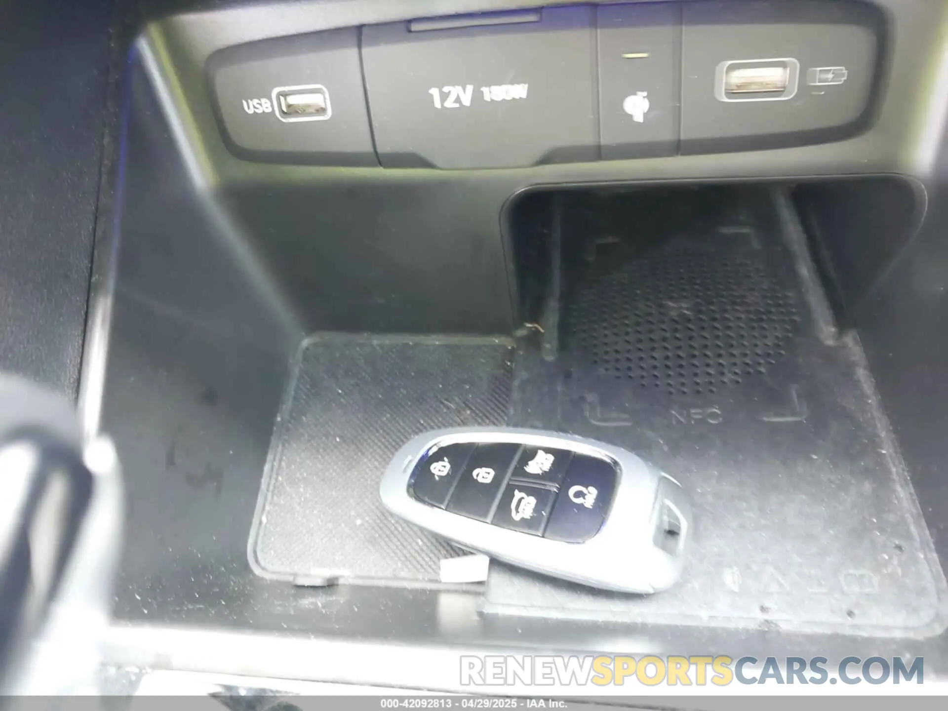 11 fotografías del automóvil dañado 5NMJC3AE4NH120656 HYUNDAI TUCSON 2022