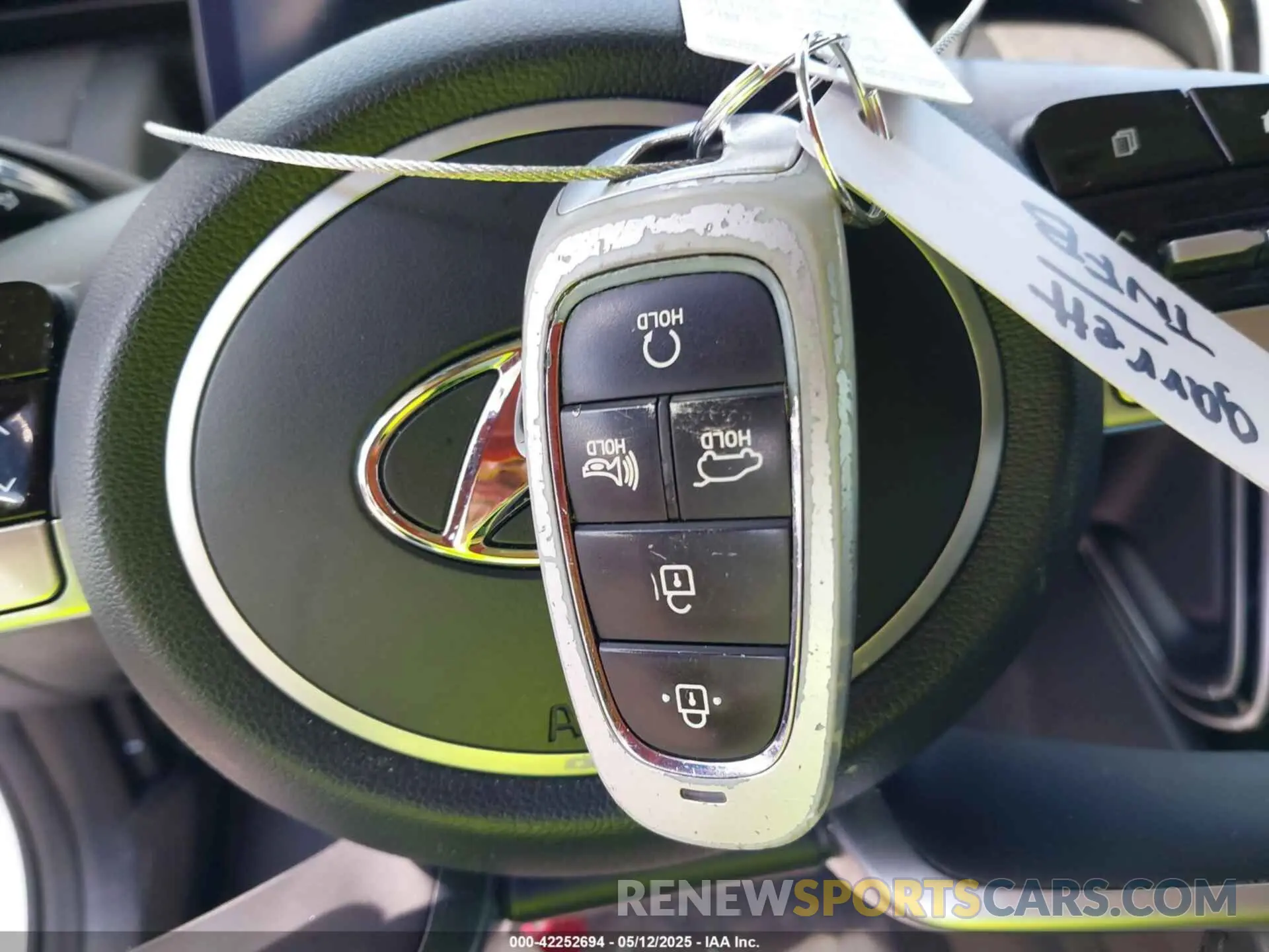 11 fotografías del automóvil dañado 5NMJC3AE7NH057679 HYUNDAI TUCSON 2022