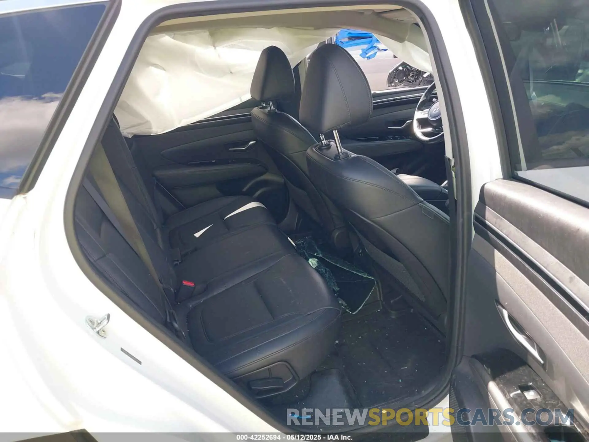8 fotografías del automóvil dañado 5NMJC3AE7NH057679 HYUNDAI TUCSON 2022