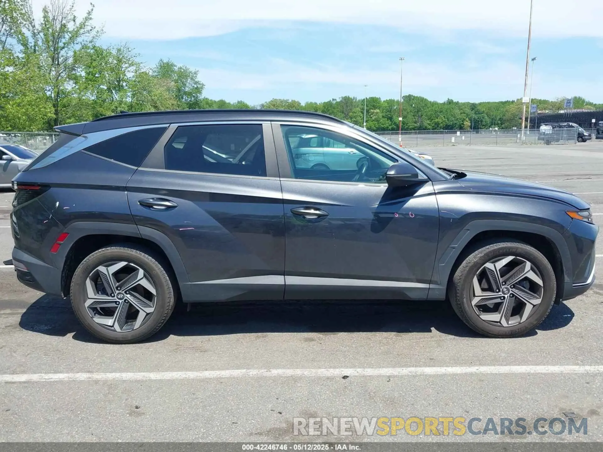 13 fotografías del automóvil dañado 5NMJCCAE1NH017789 HYUNDAI TUCSON 2022