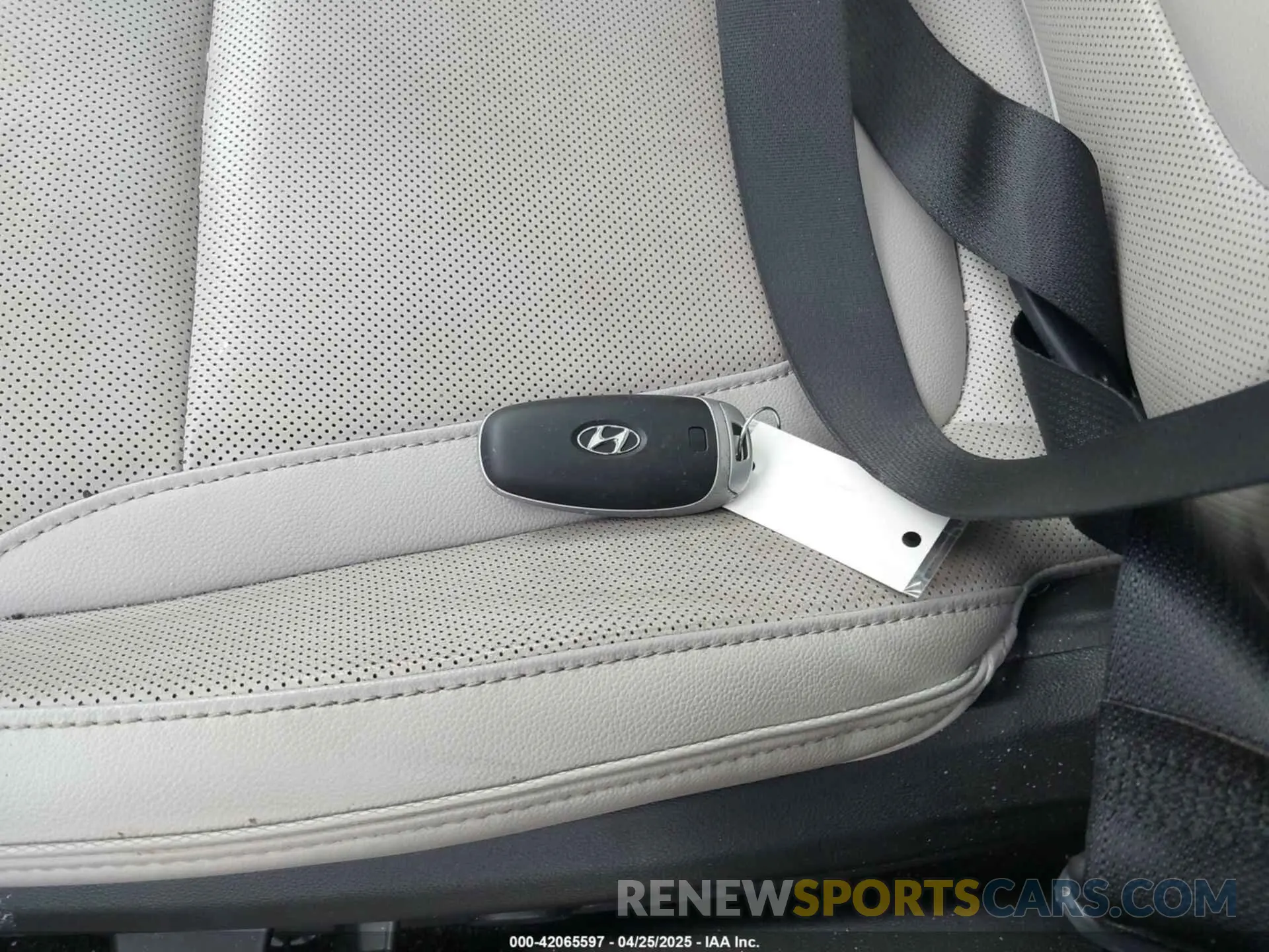 11 fotografías del automóvil dañado 5NMJE3AE8NH056955 HYUNDAI TUCSON 2022