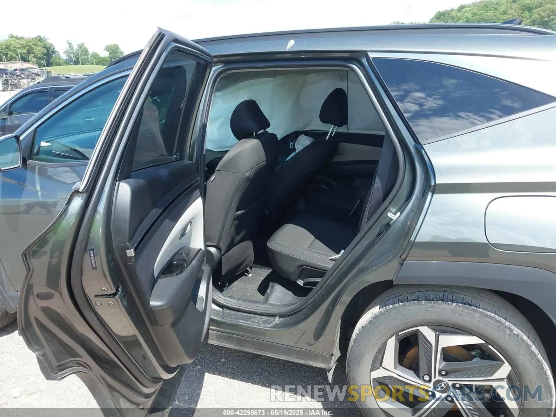 8 fotografías del automóvil dañado 5NMJF3AE5NH142494 HYUNDAI TUCSON 2022